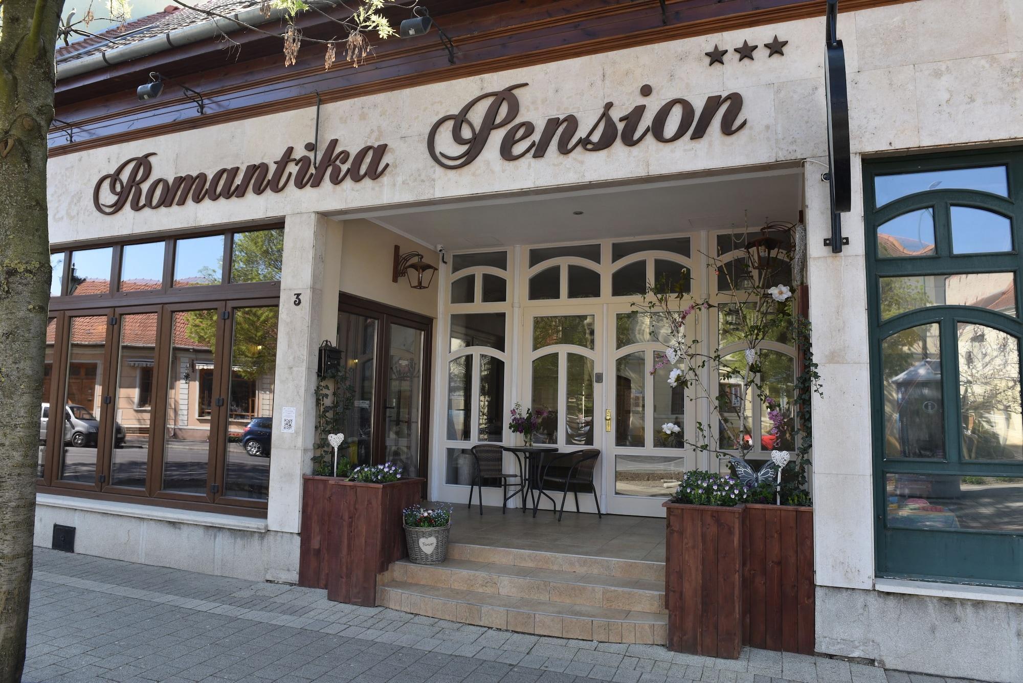 Vista Exterior Romantika Panzió