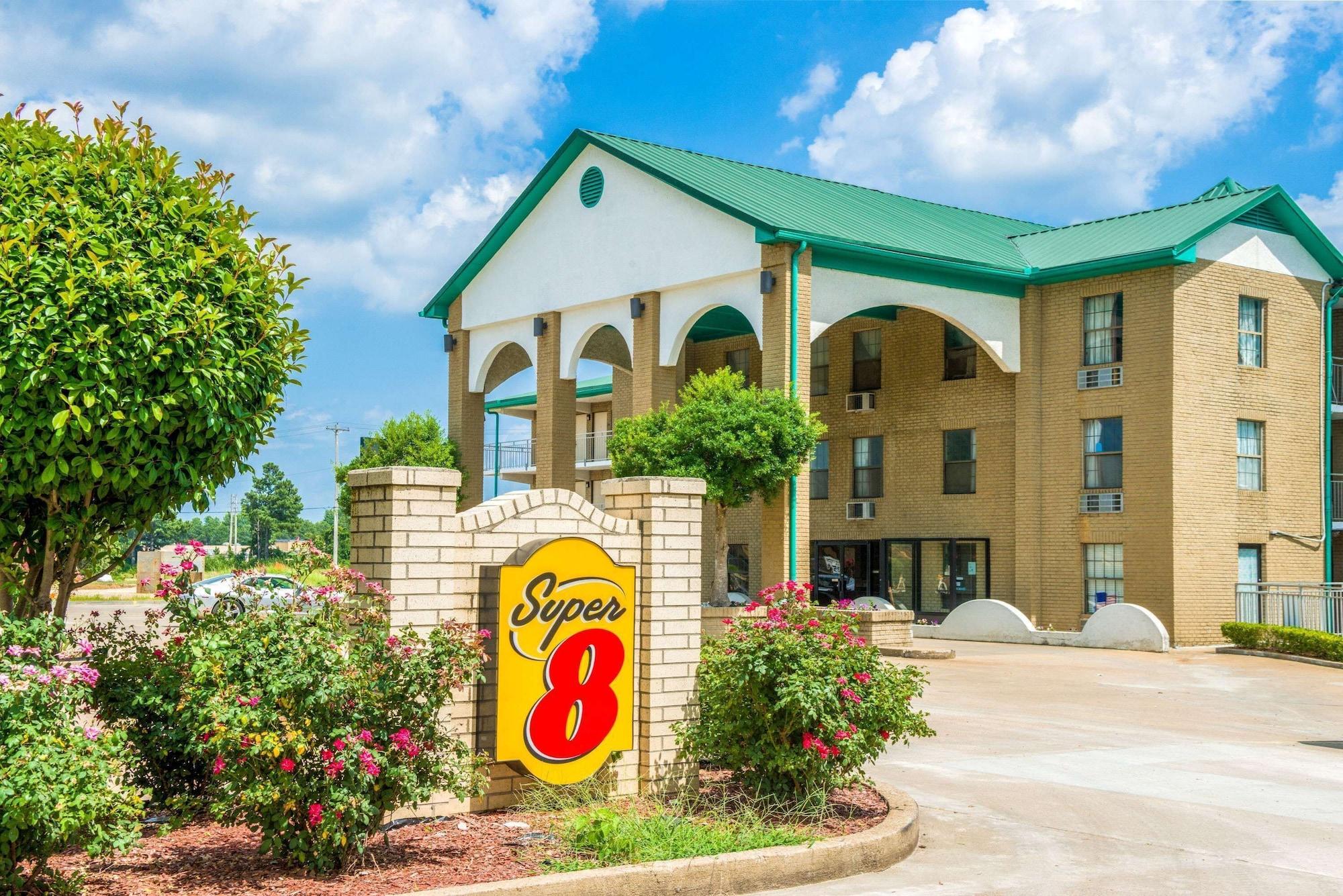 Vista Exterior Super 8 by Wyndham Lakeland