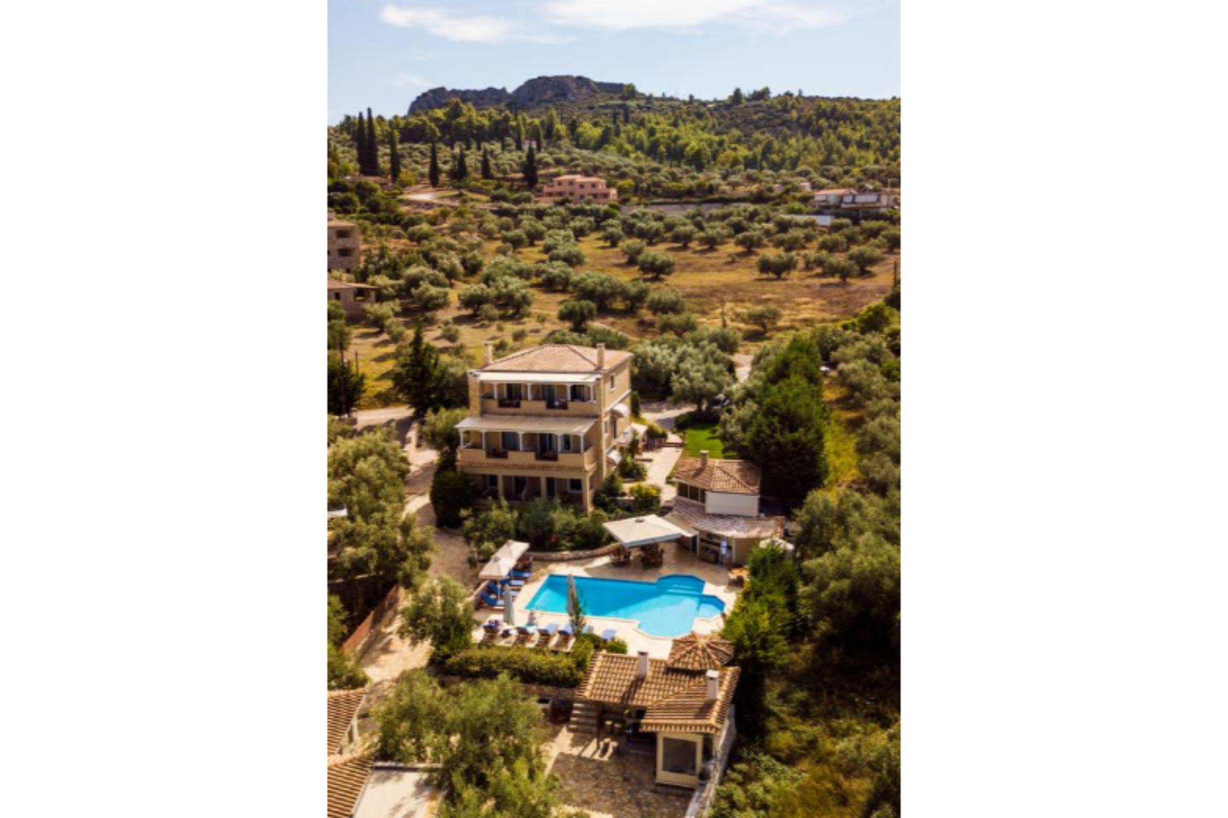 Vista Exterior Anthemion Suites & Villas