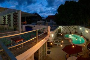 Alojamiento - Moloch Hostel & Suites