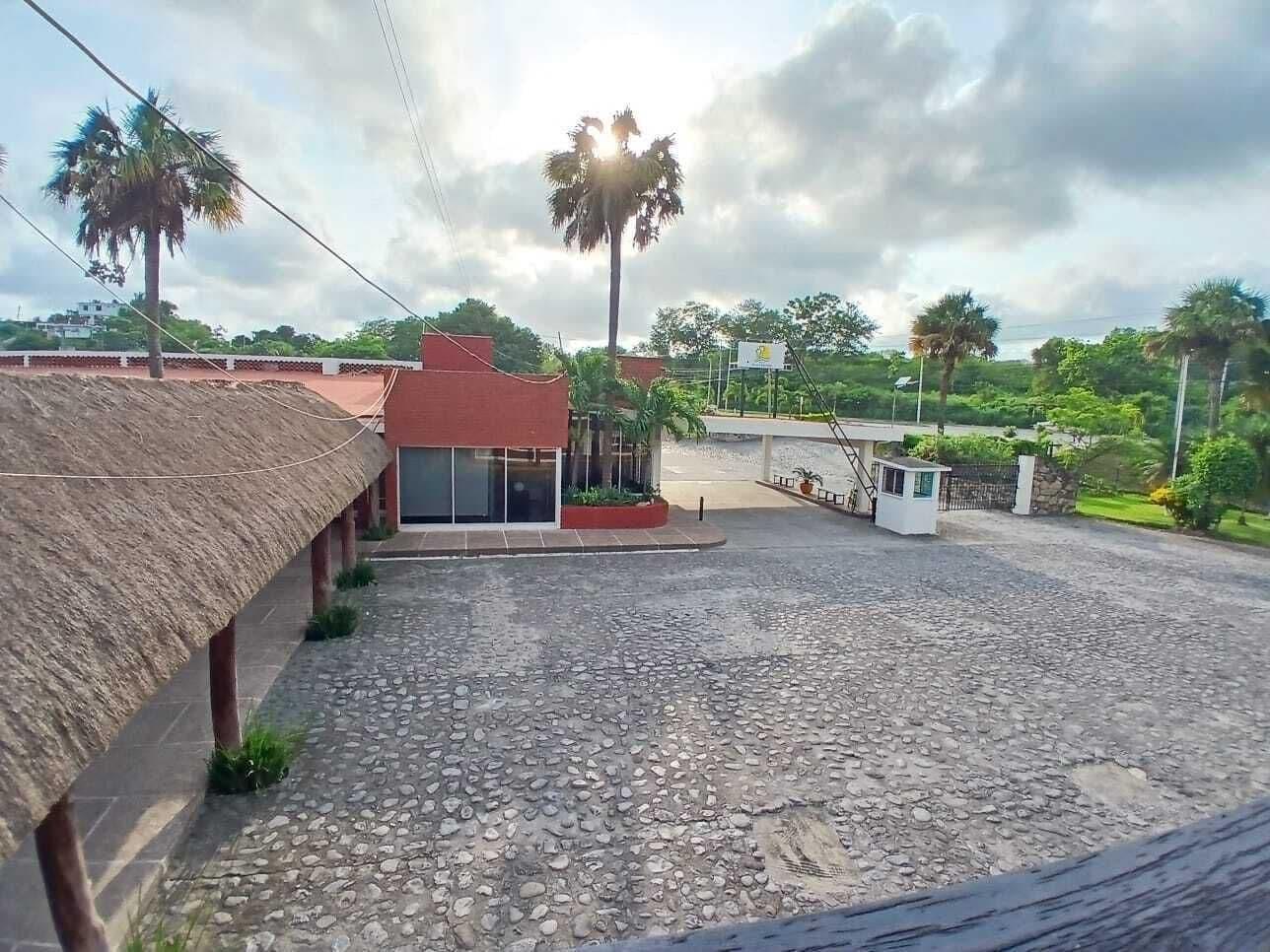 Vista Exterior Hotel Plaza Palmas