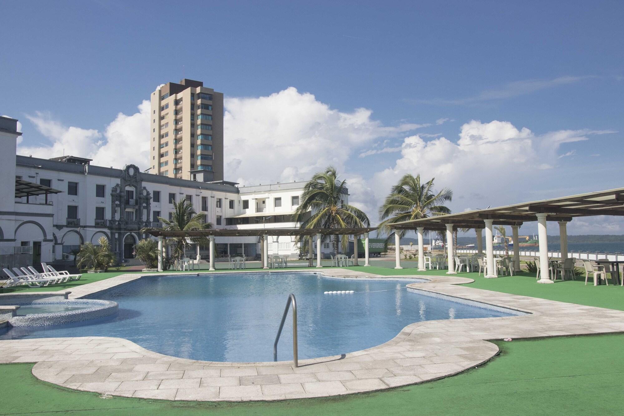 Vista Piscina New Washington Hotel
