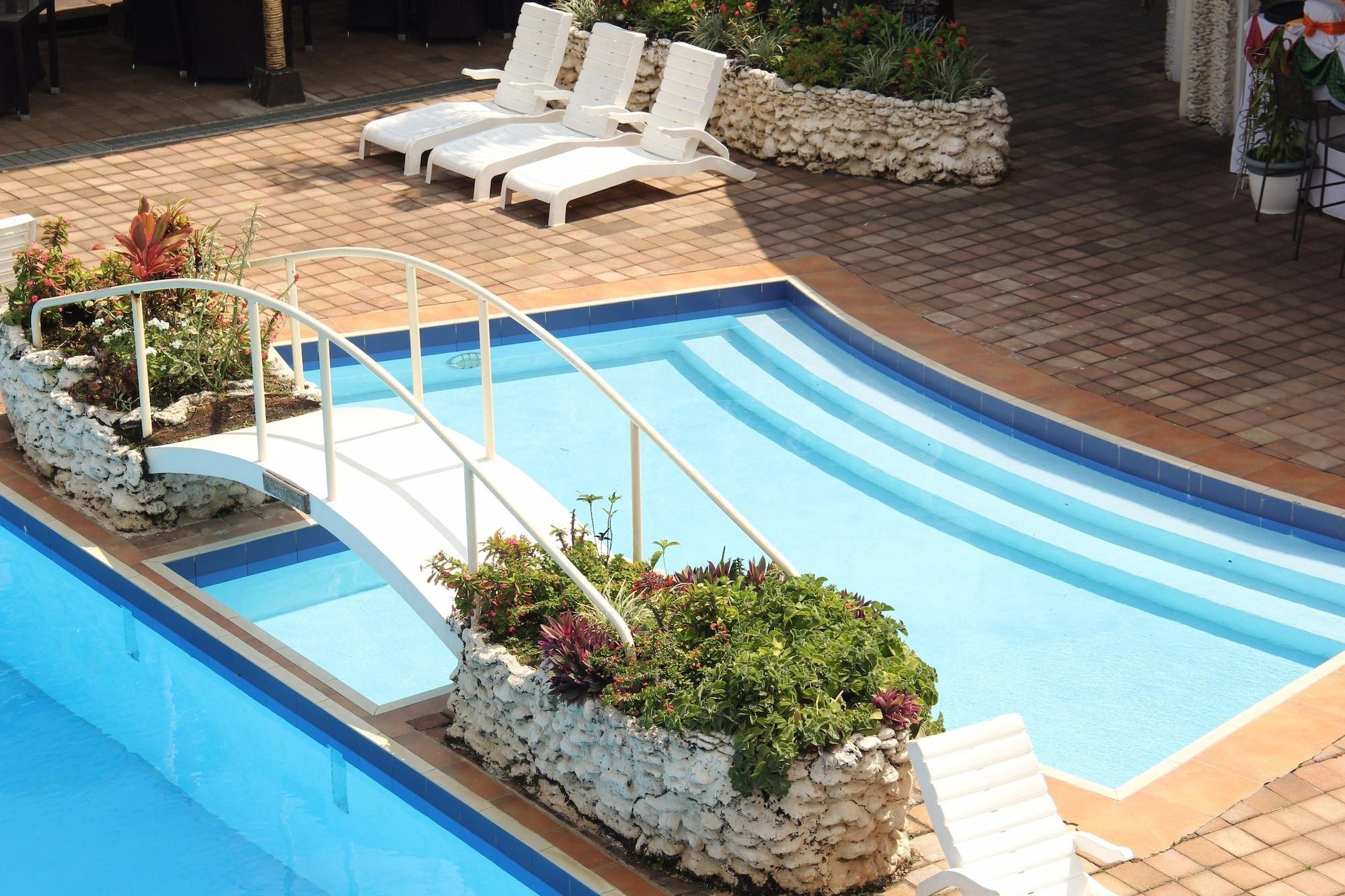 Vista Piscina The Melanesian Port Vila Hotel