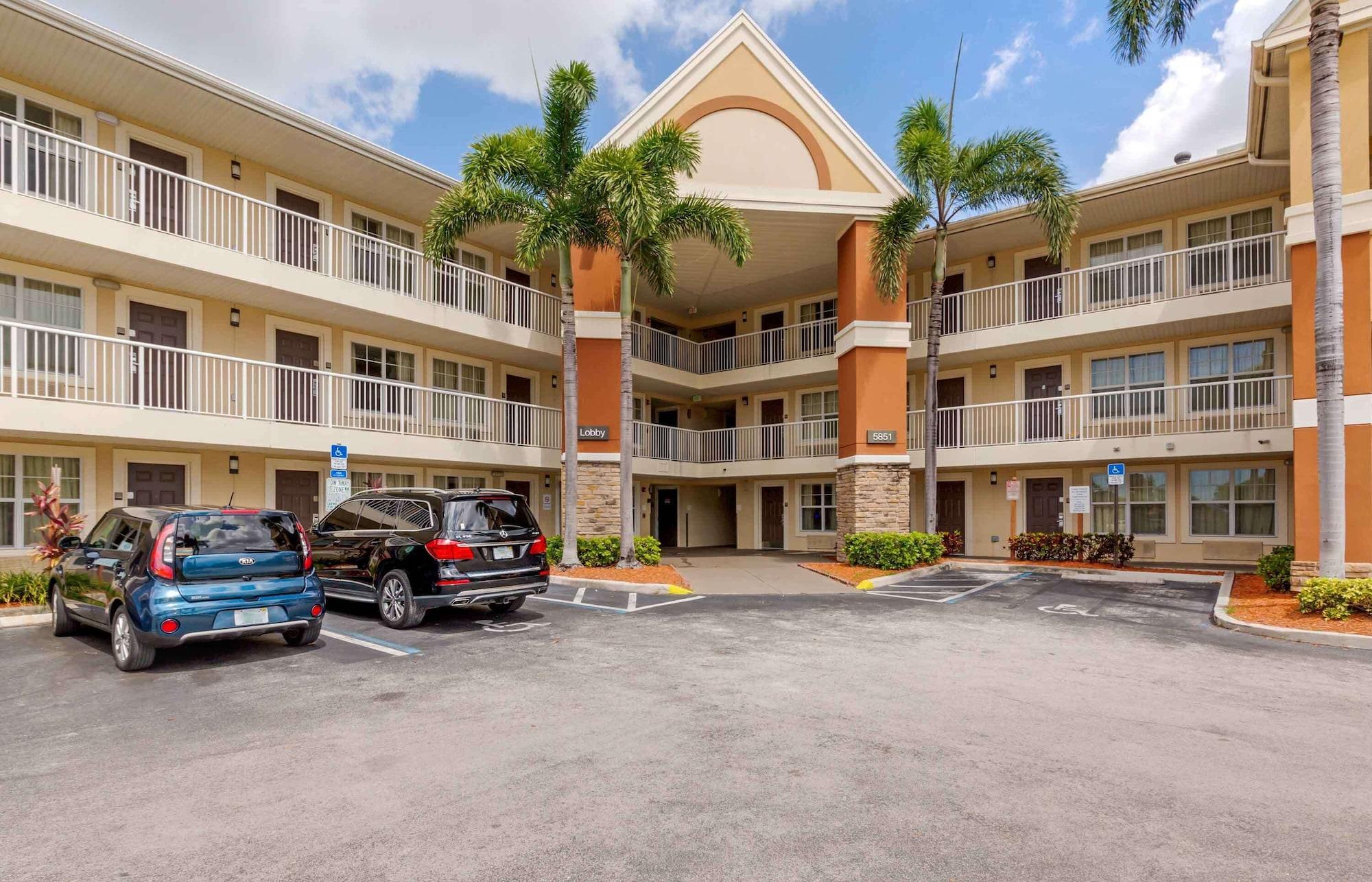 Vista Exterior Extended Stay America Suites Ft Lauderdale Cyp Crk Andrews A