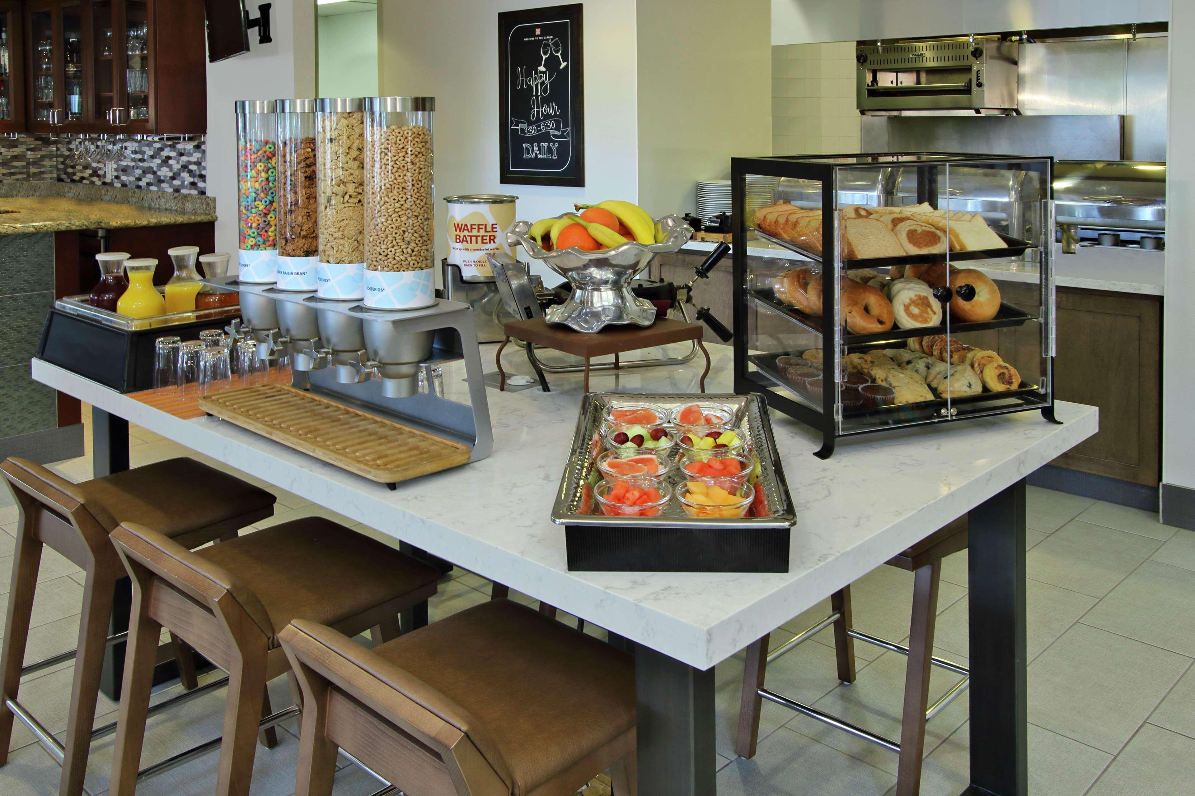 Restaurant Hilton Garden Inn Sonoma County Airport