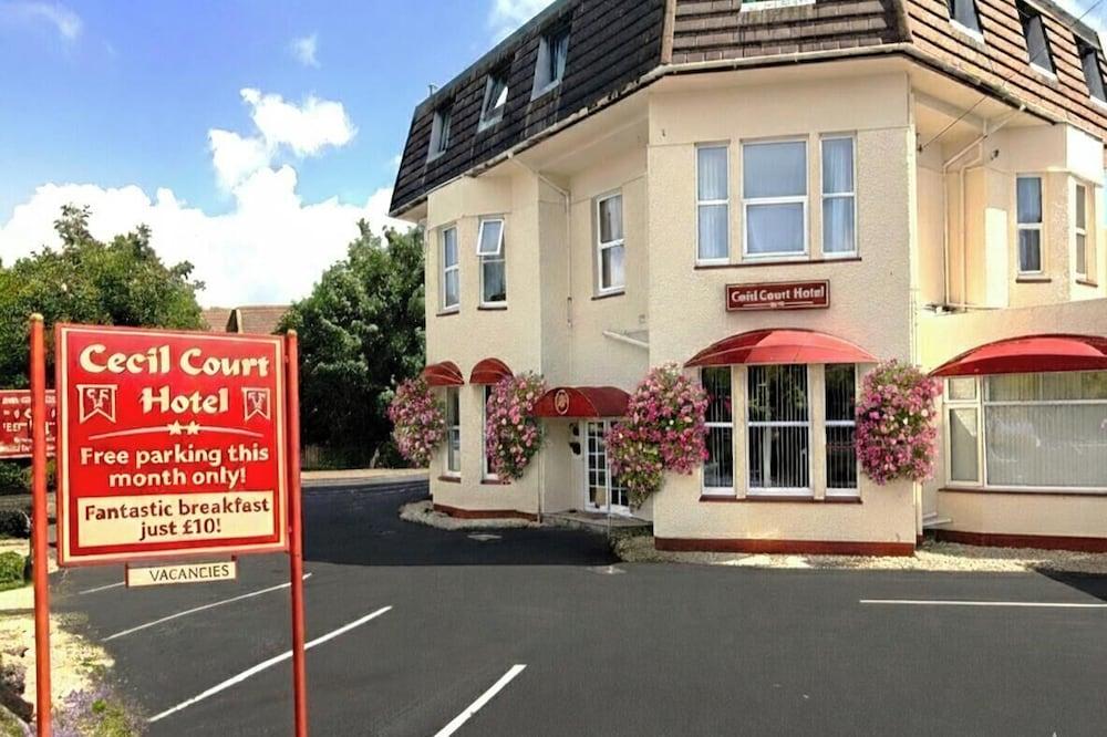 Varios Cecil Court Hotel