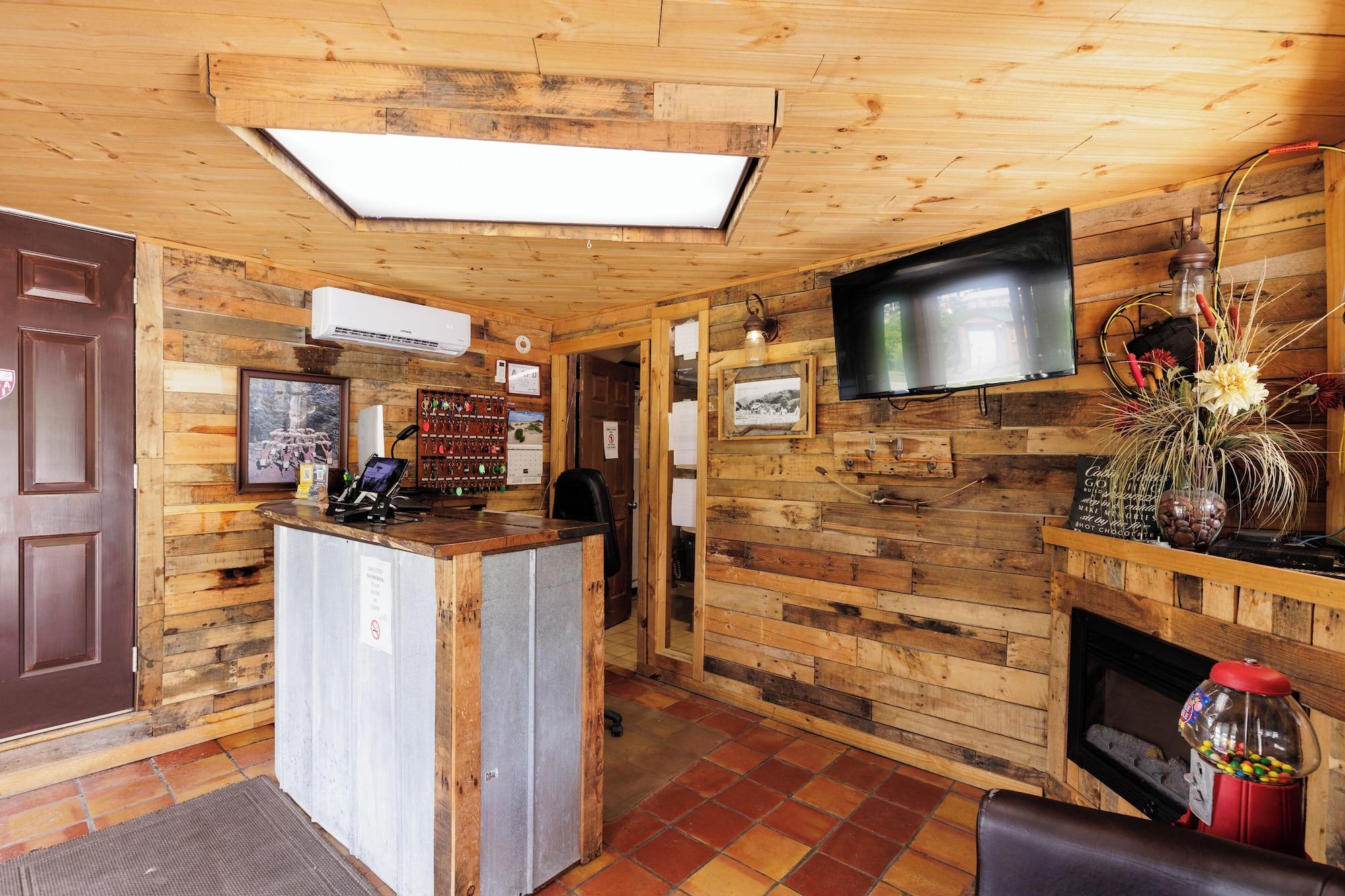 Vista Lobby Qualla Cabins and Motel Cherokee near Casino