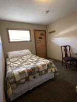 Alojamiento - Rockin' E #4 - clean, updated motel room