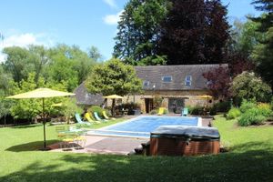 Alquiler Vacacional - Cottage with shared swimming pool, hot tub, fishing, tennis, UK TV and Wi-F