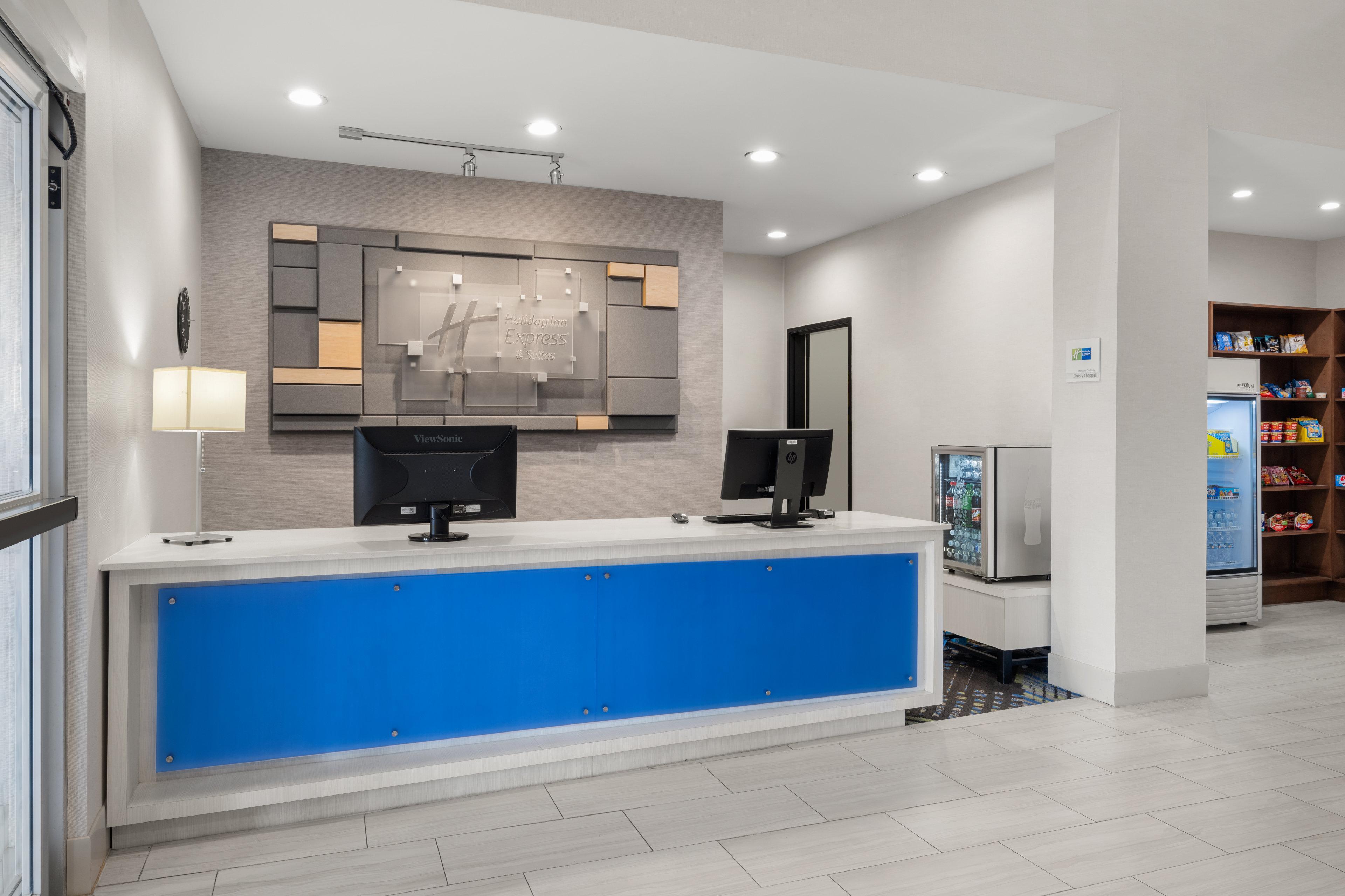 Vista Lobby Holiday Inn Express Hotel & Suites Graham by IHG