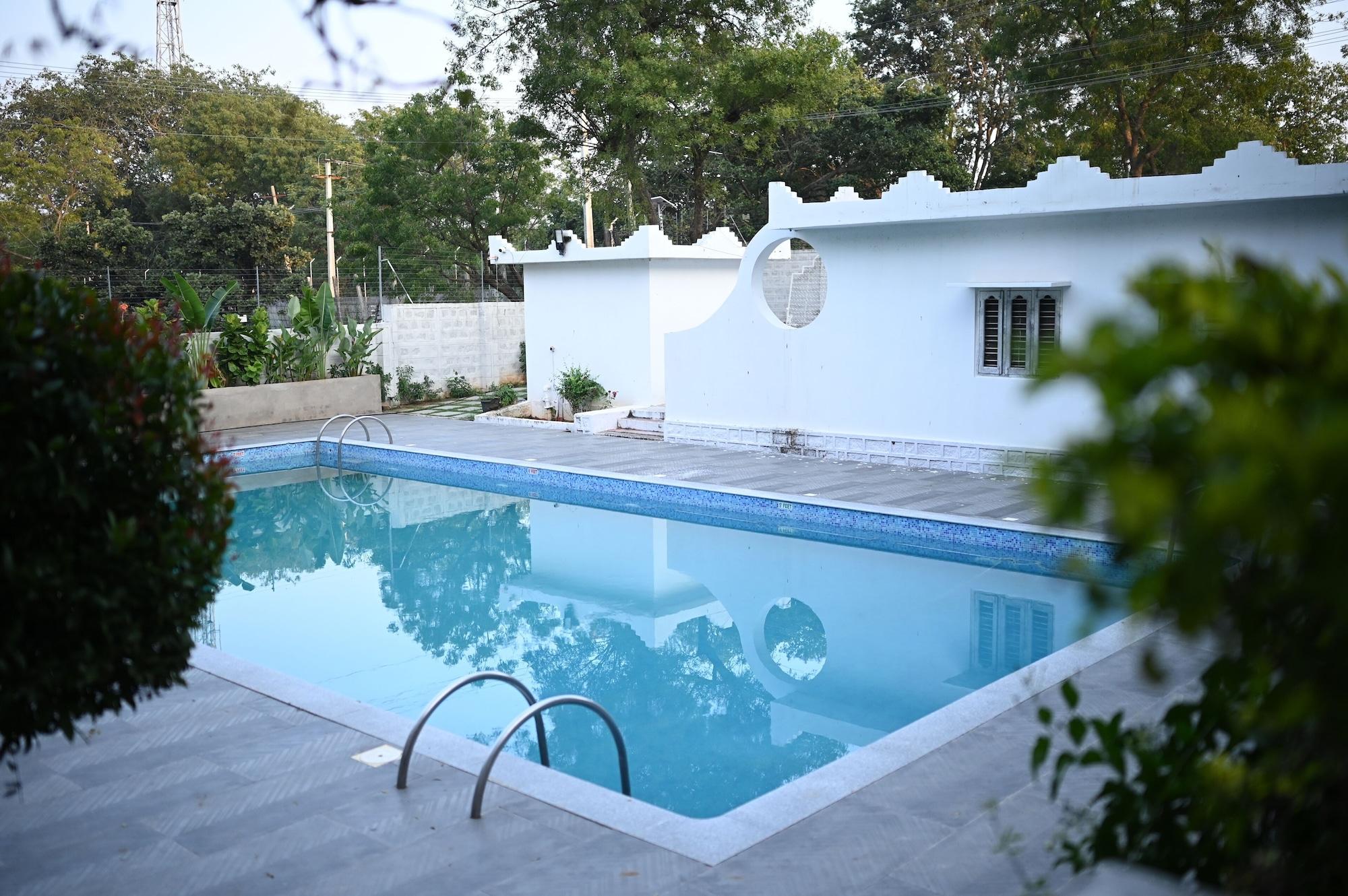 Vista Piscina VSR VRIKSHA NATURE CURE CENTER