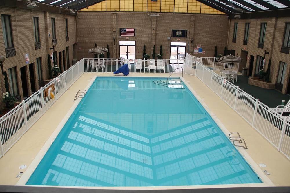 Vista Piscina Gold Vault Inn