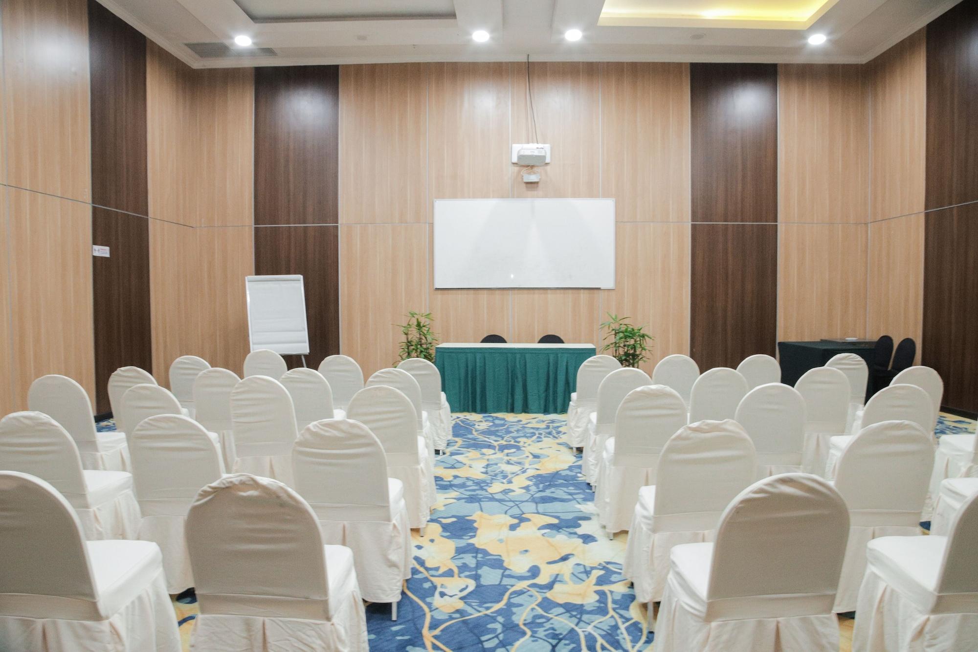 Sala de Reuniones Grand Inna Medan
