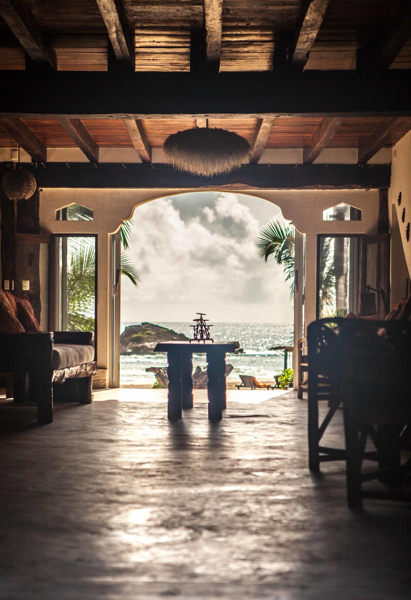 Vista Lobby Amansala