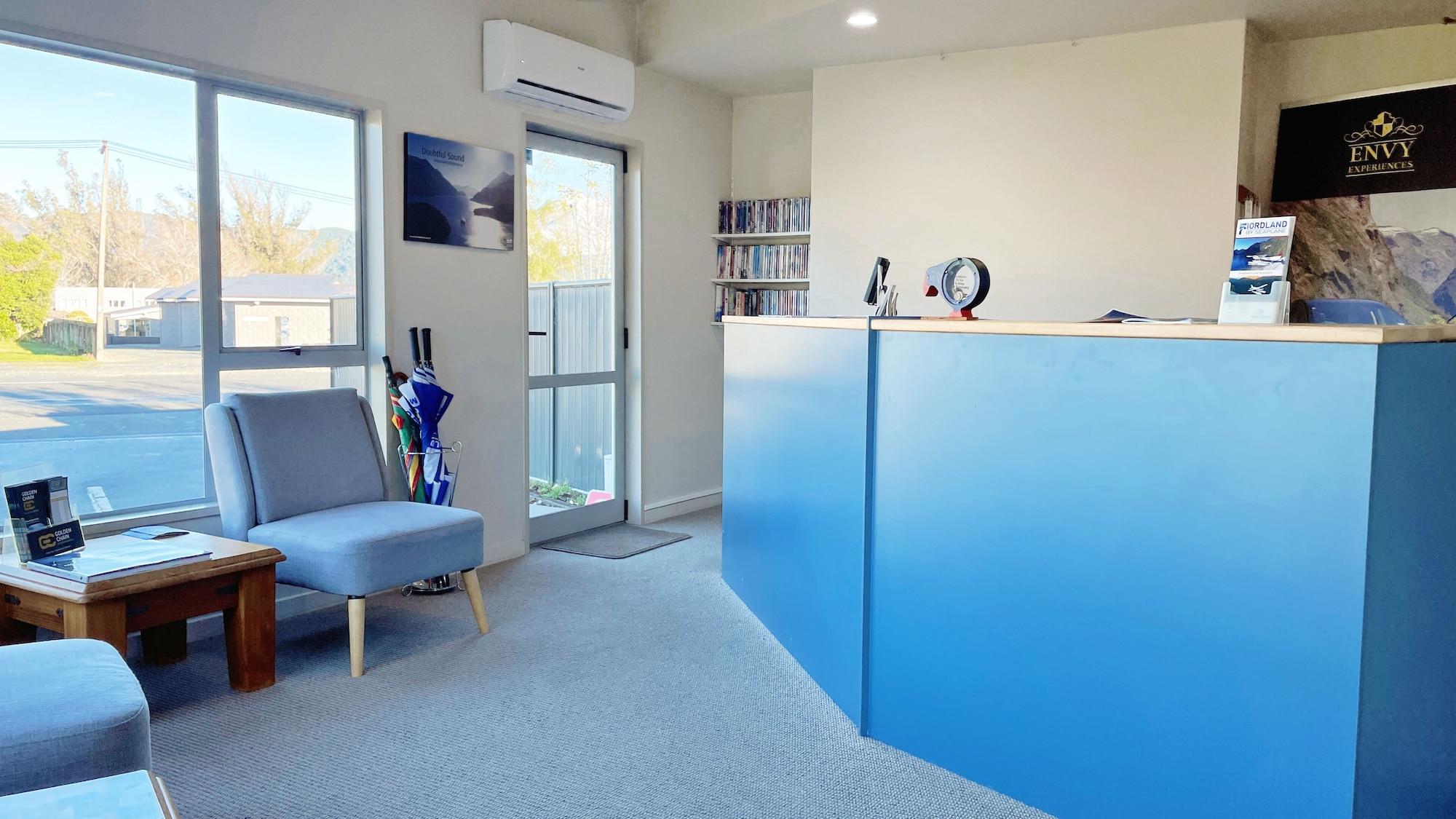 Vista Lobby Anchorage Motel Apartments