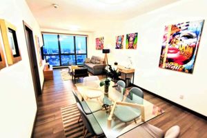 Alquiler Vacacional - Modern Hi-Rise with Indoor Pool & Hot Tub