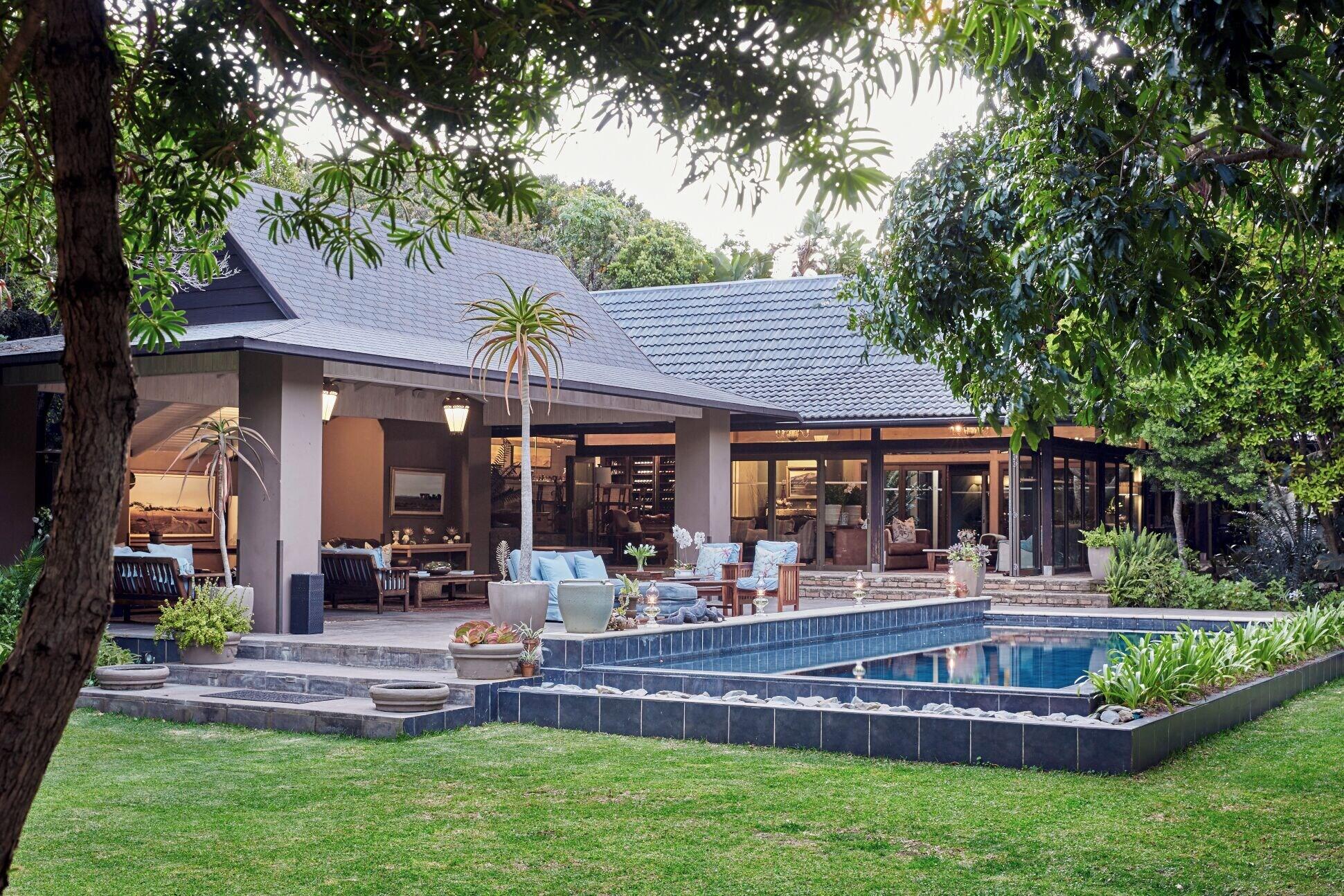Varios Prana Lodge