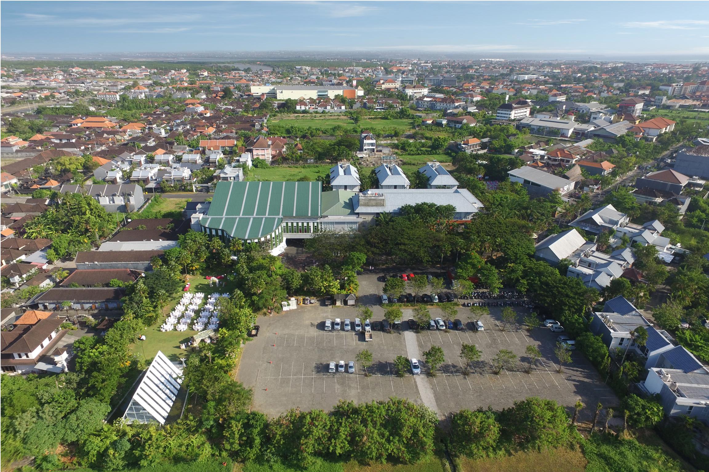 Vista Exterior HARRIS Hotel & Residence Sunset Road Bali