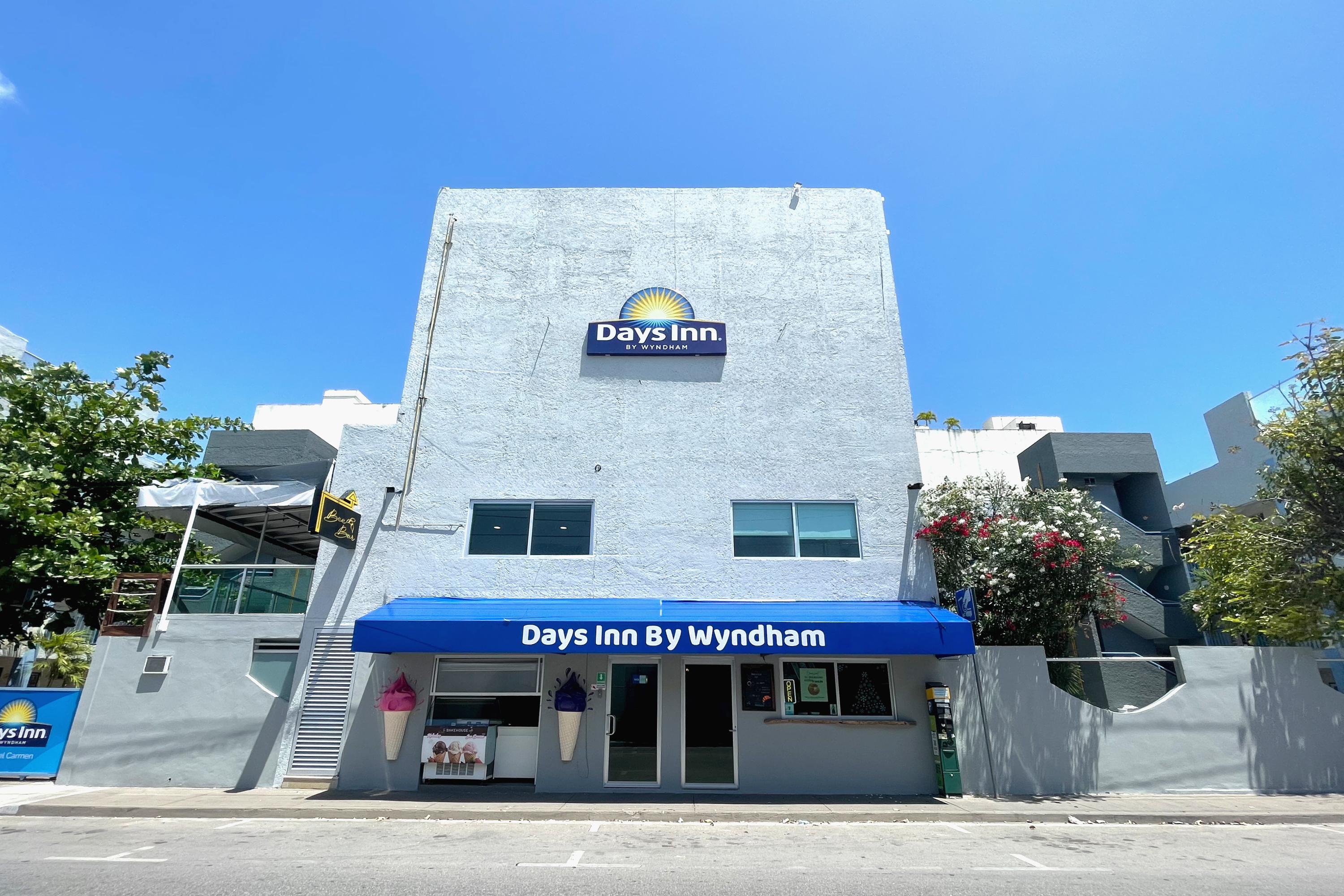Vista Exterior Days Inn By Wyndham Playa Del Carmen