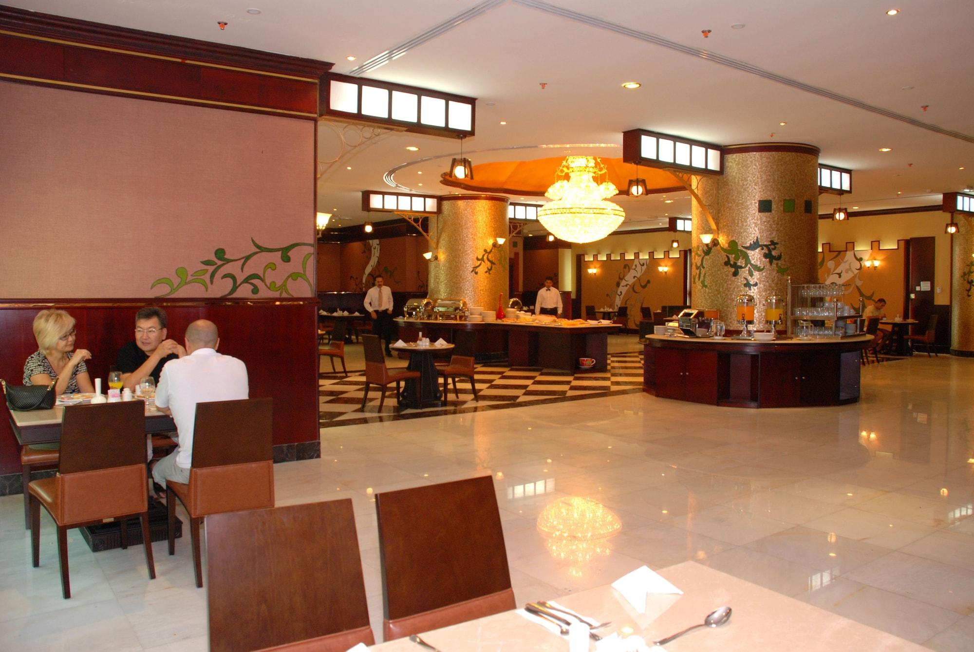 Restaurant Al Bustan Tower Hotel Suites