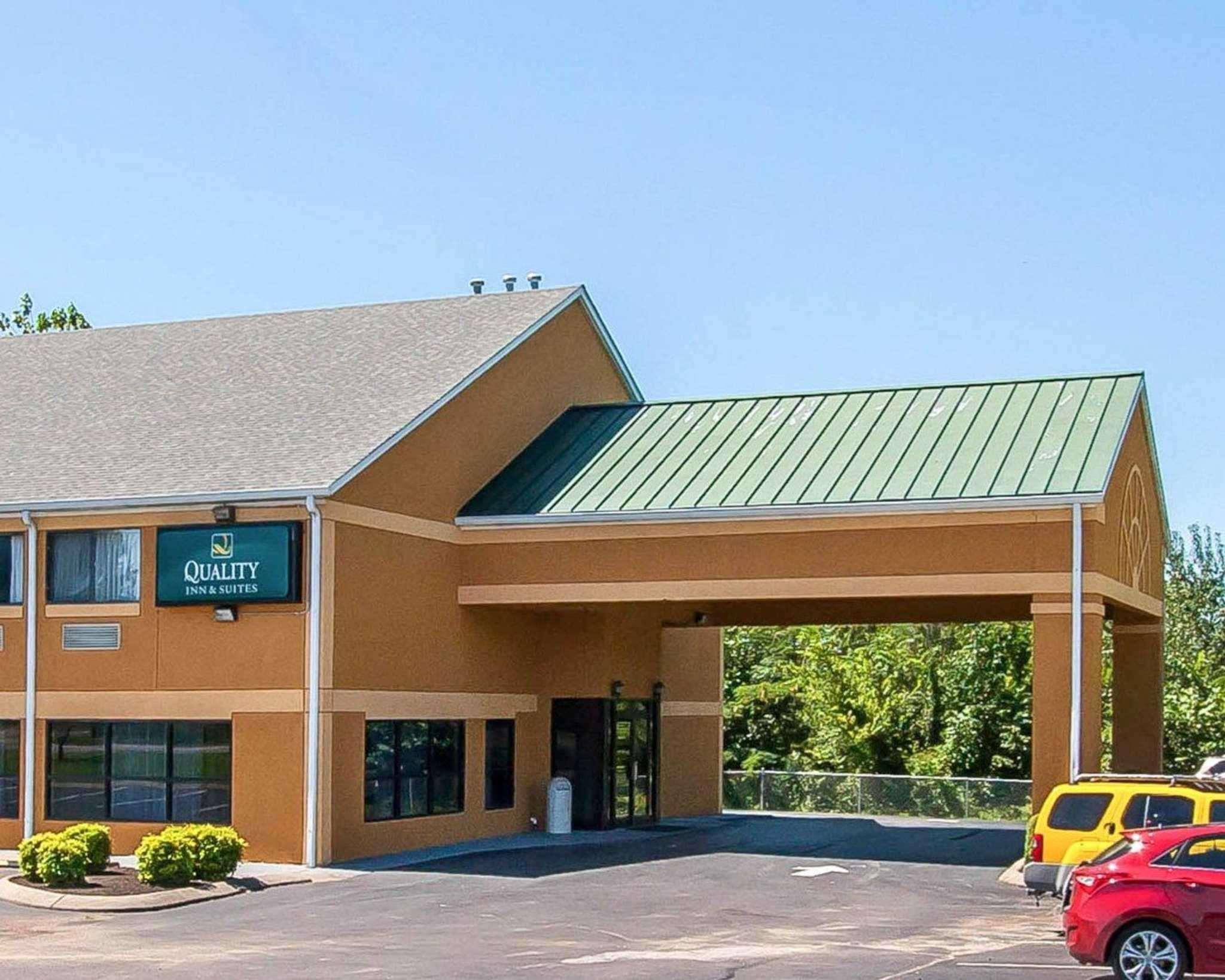 Vista Exterior Quality Inn & Suites Centerville