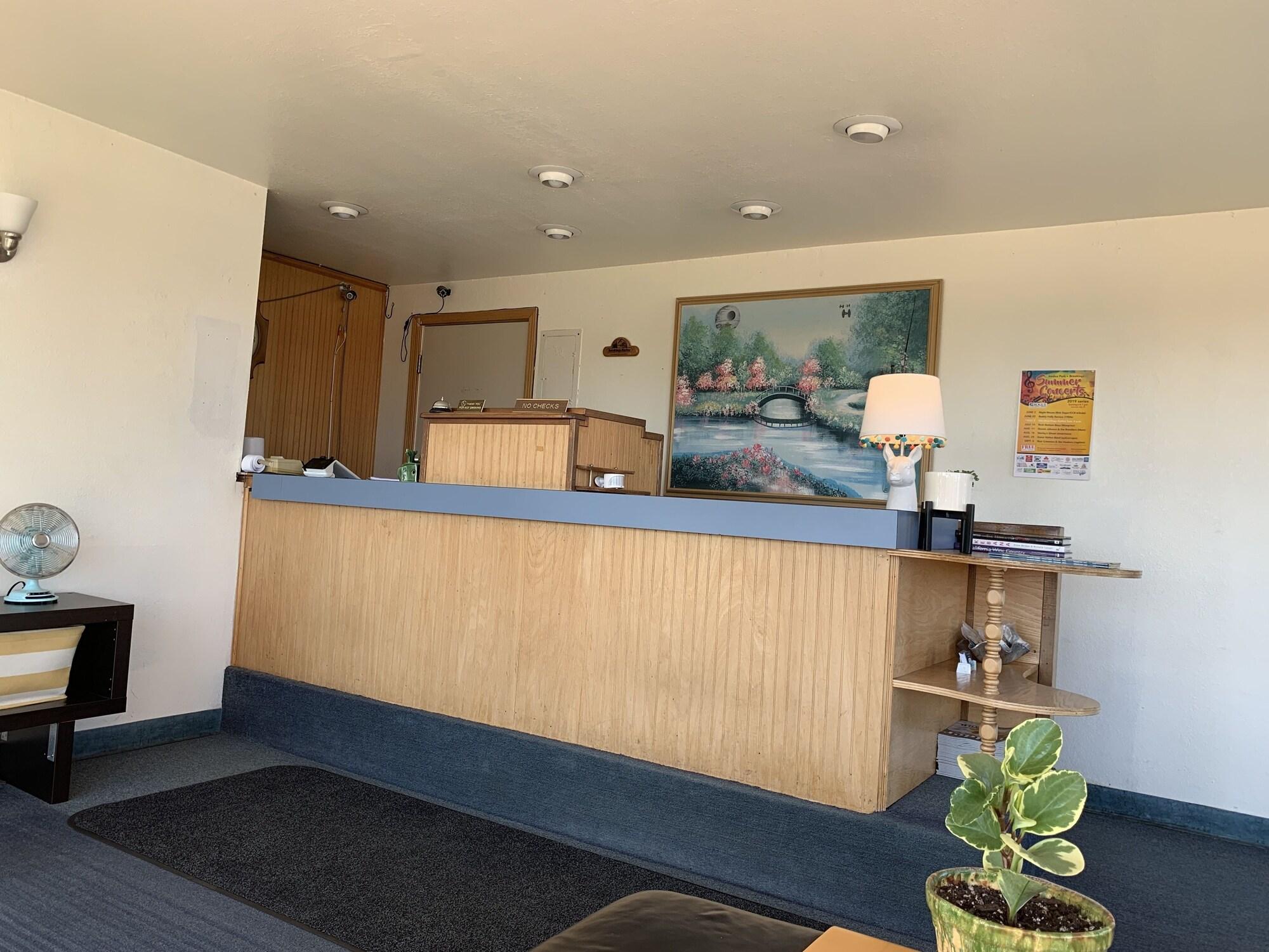 Vista Lobby Pacific Sunset Inn