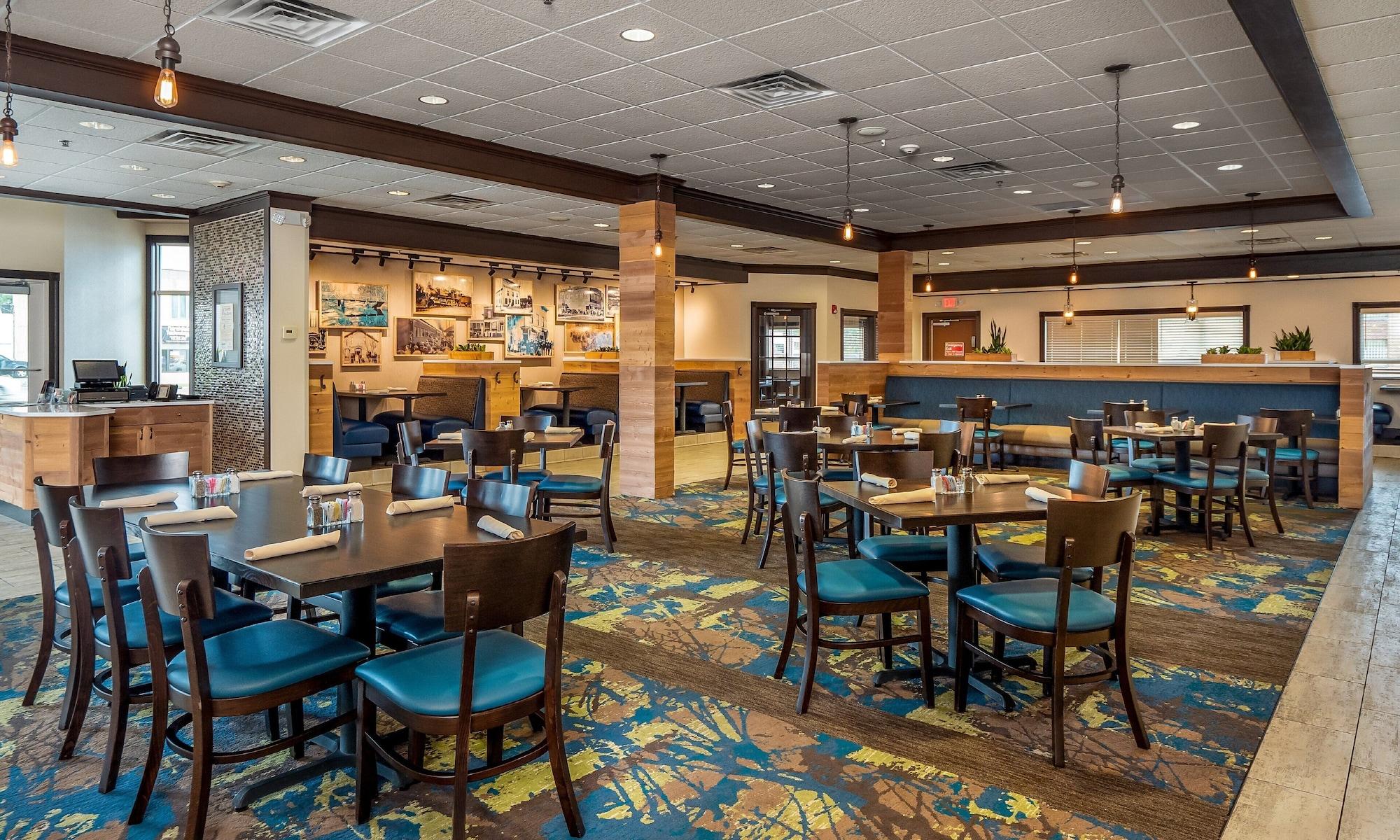 Restaurant Holiday Inn & Conference Center Marshfield by IHG