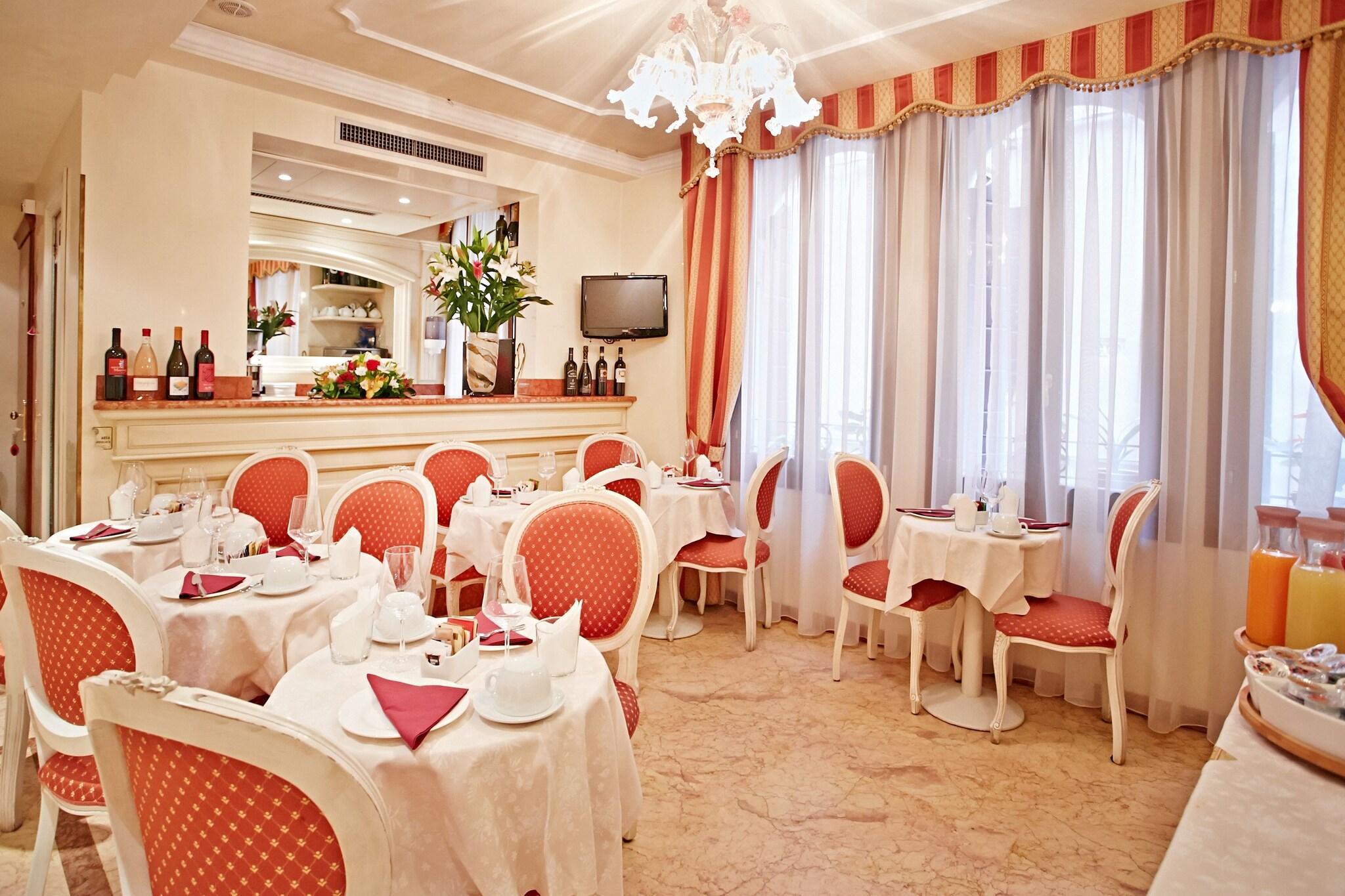 Vista Lobby Hotel San Luca
