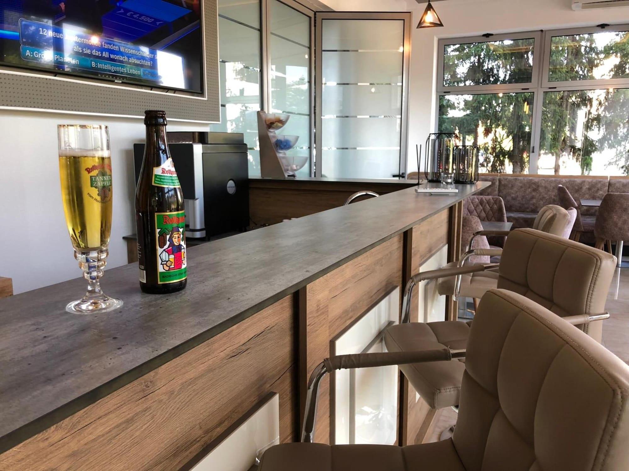 Bar/Salón Hotel Rheinbrucke
