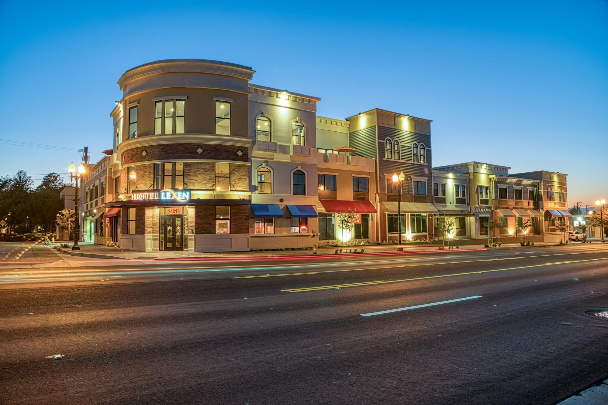 Vista Exterior Hotel Lexen - Newhall