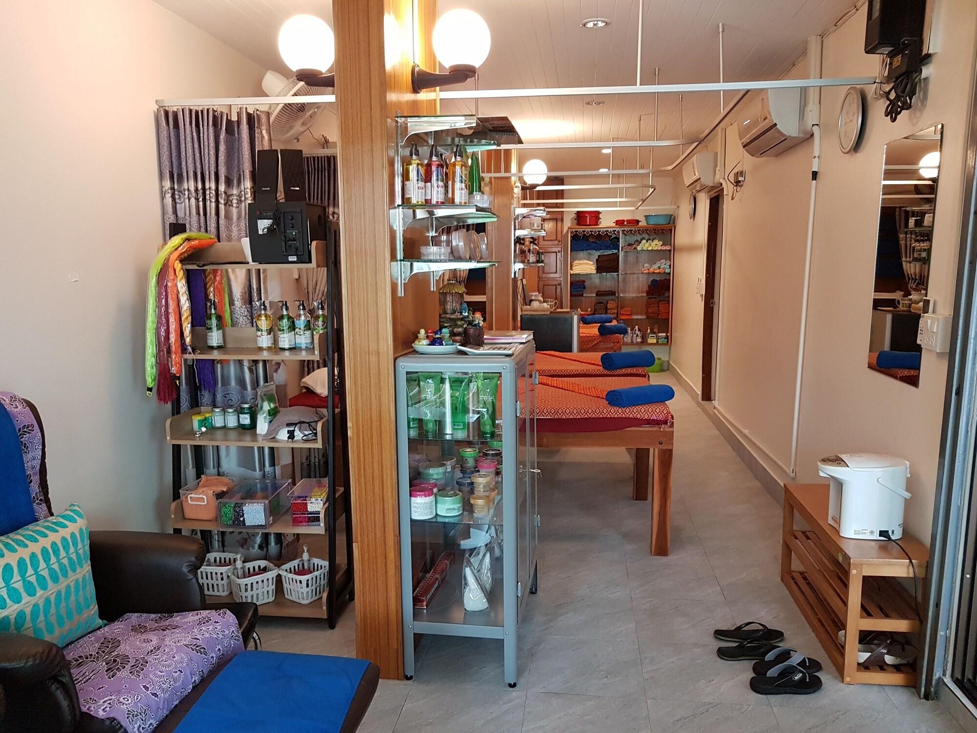 Vista Exterior Welcome Inn Hotel Karon Beach Double Room From Only 600 Baht