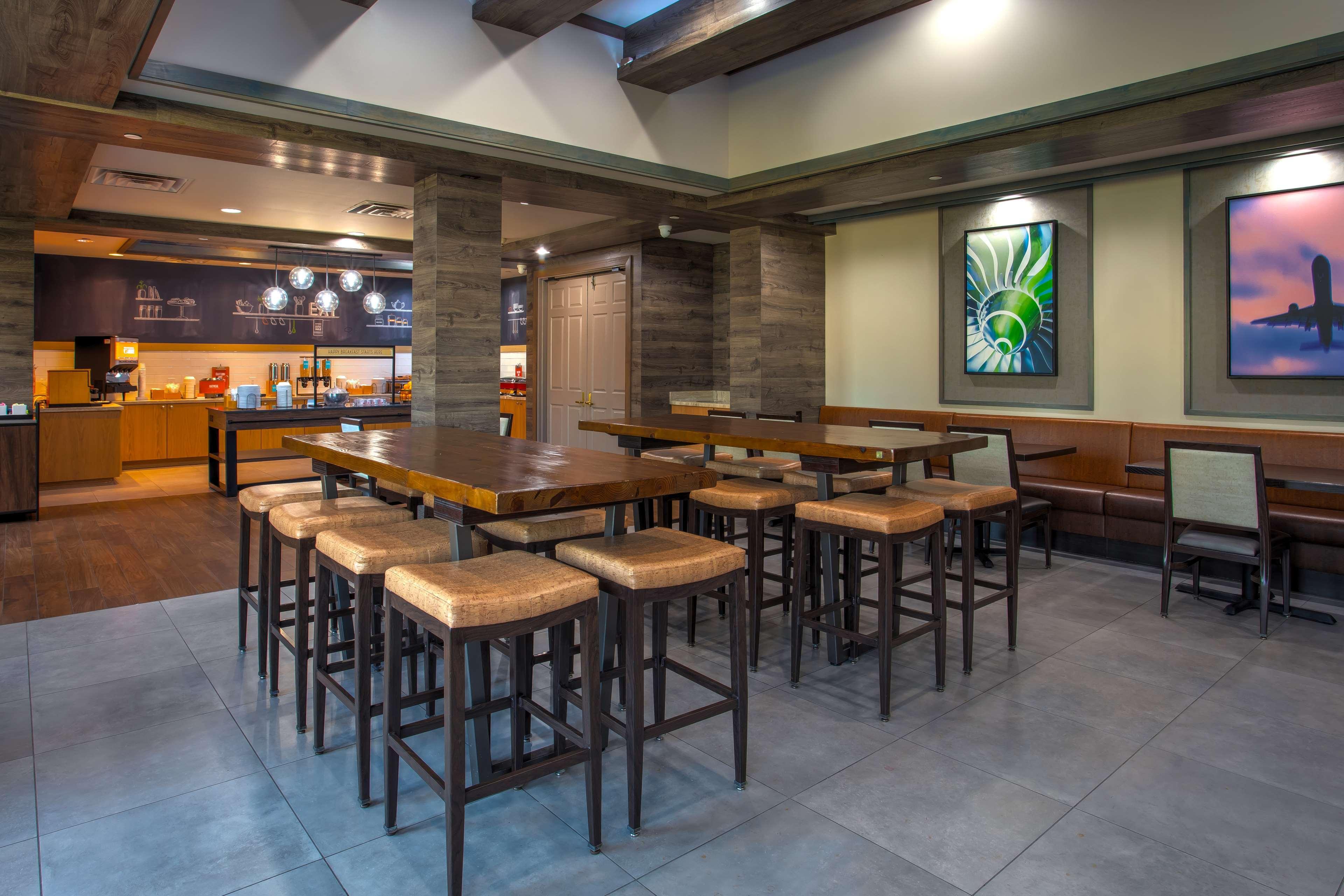 Restaurant Hampton Inn & Suites Newark Airport Elizabeth
