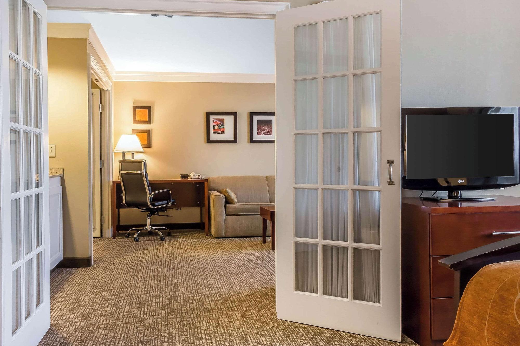 Habitación Comfort Suites Near Casinos Norwich-Uncasville CT