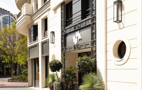 Yuna Porte Maillot - ApartHotel