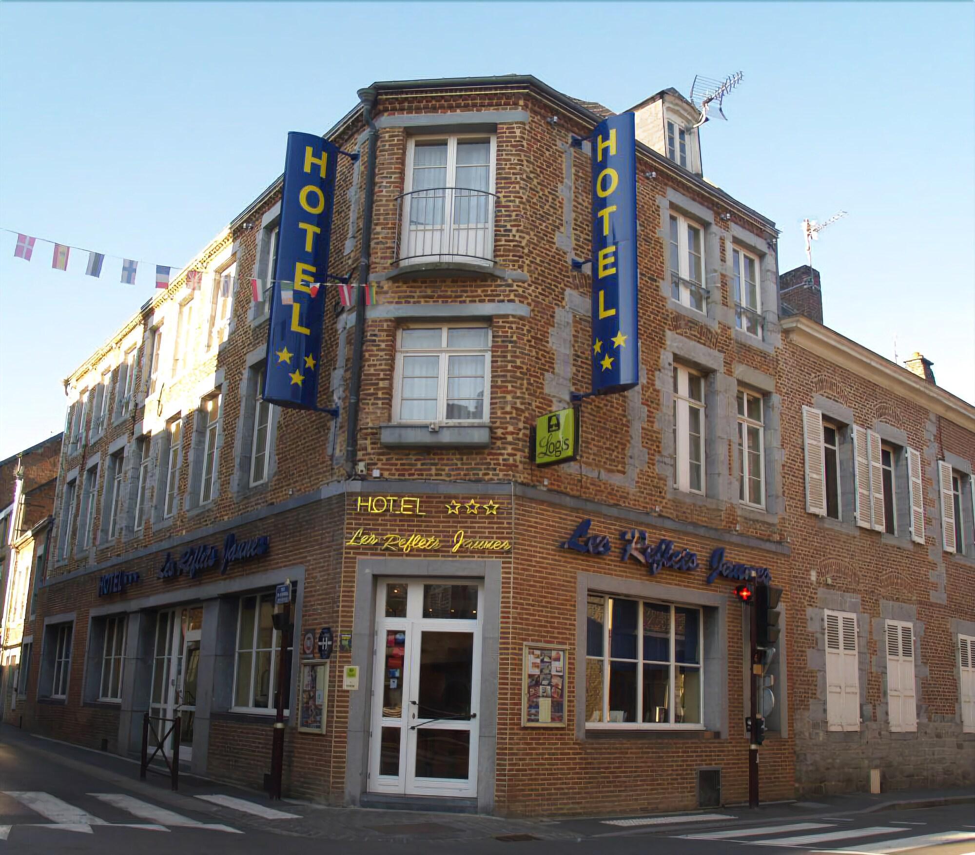 Vista Exterior Les Reflets Jaunes