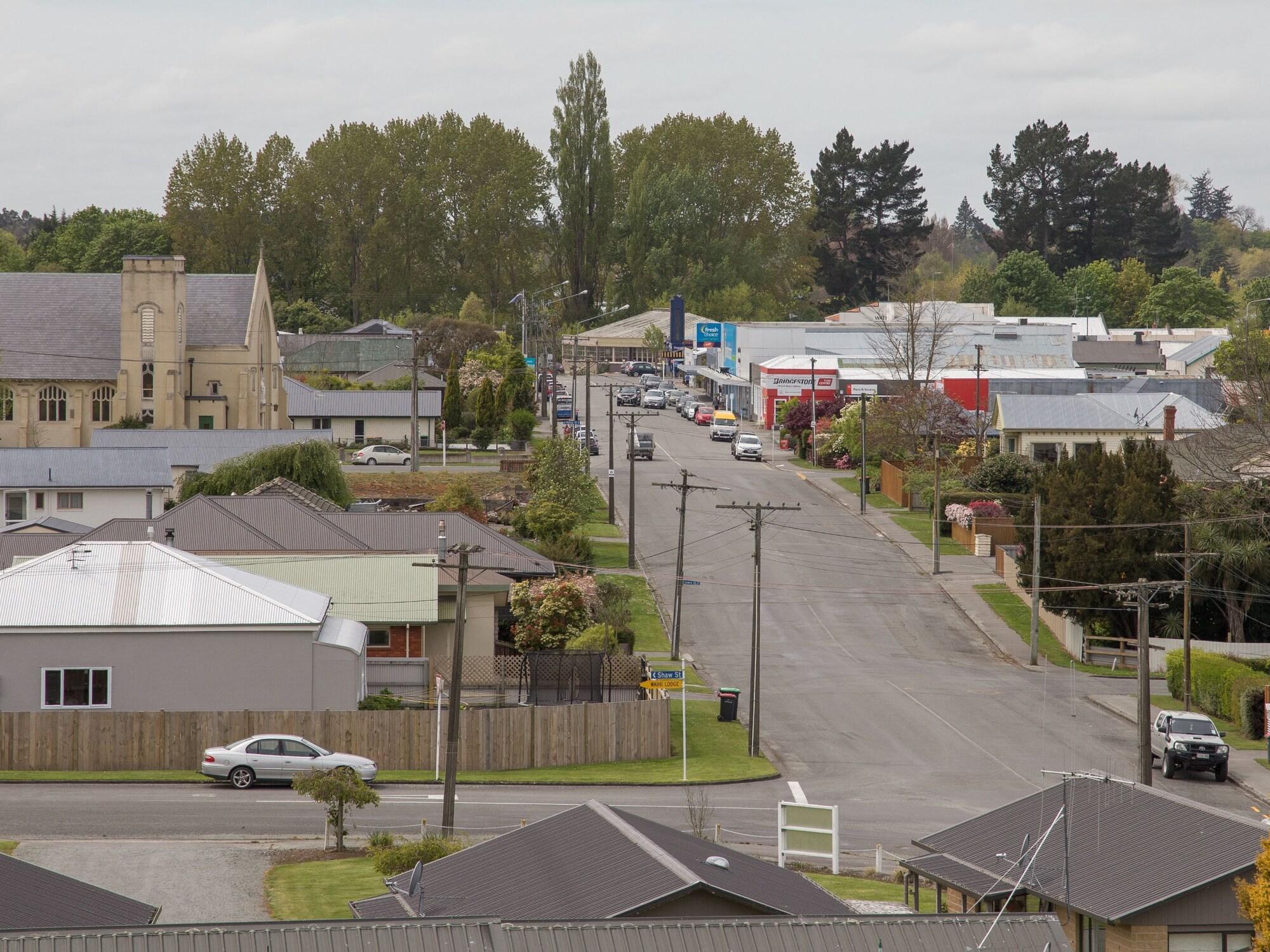 Varios ASURE Scenic Route Motor Lodge