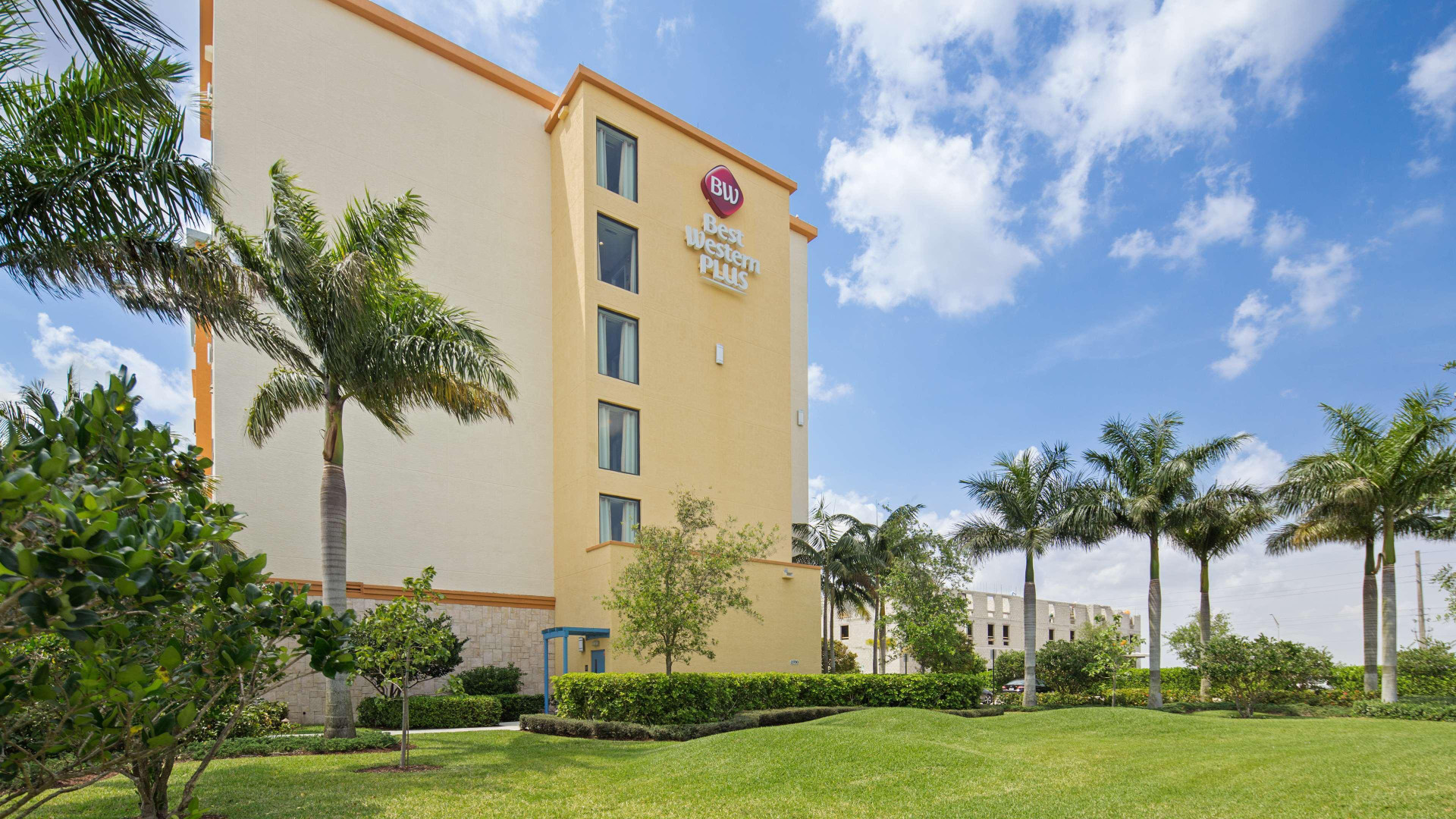 Vista Exterior Best Western Plus Miami Executive Airport Hotel & Suites