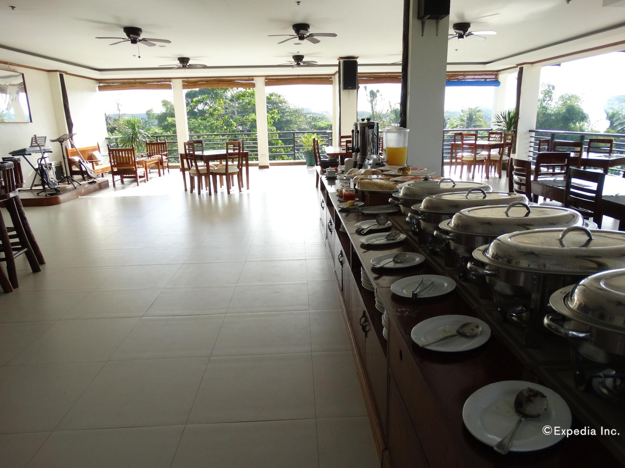 Restaurant Ipil Suites Puerto Princesa