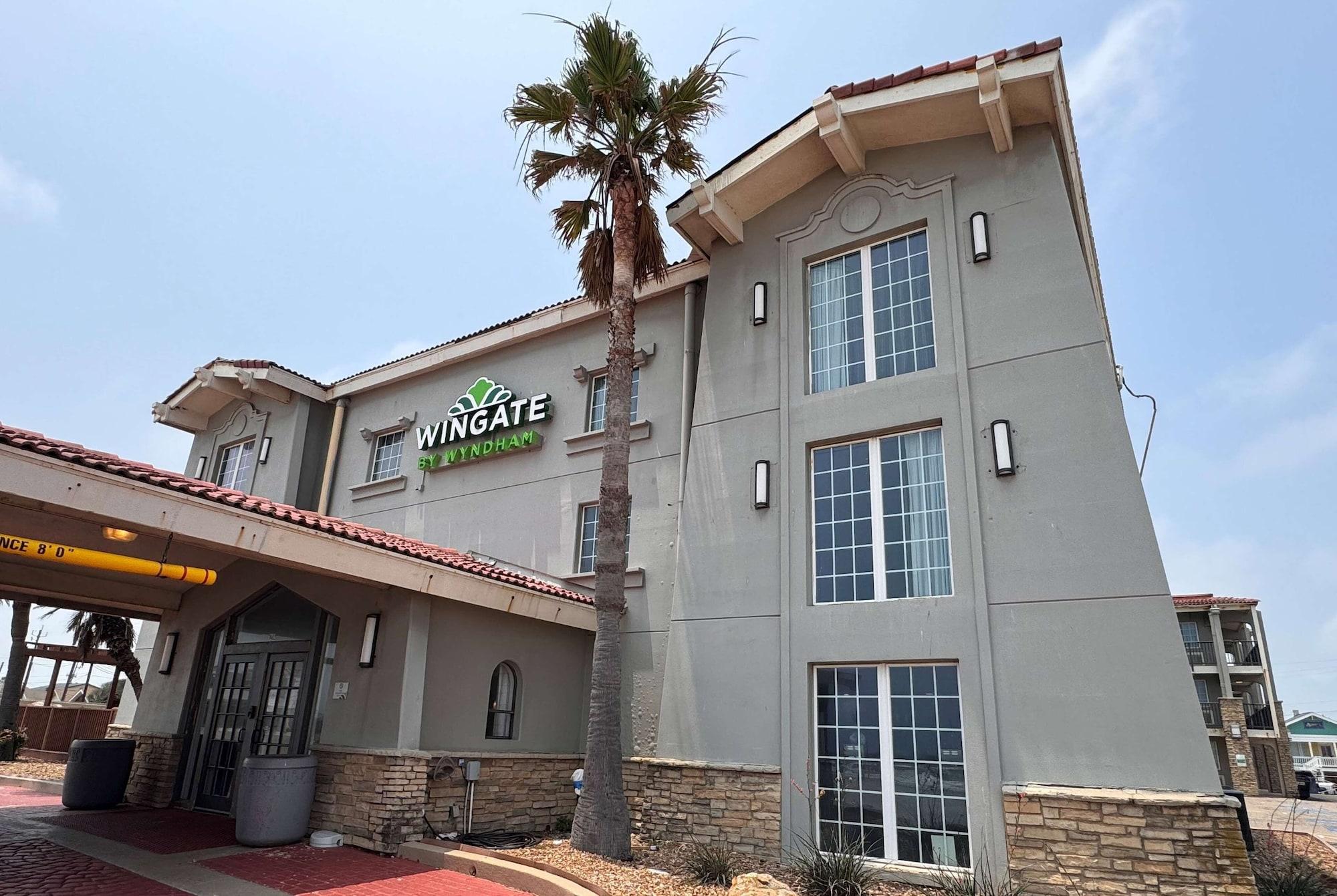 Vista Exterior Wingate by Wyndham Galveston Beachfront at the Seawall