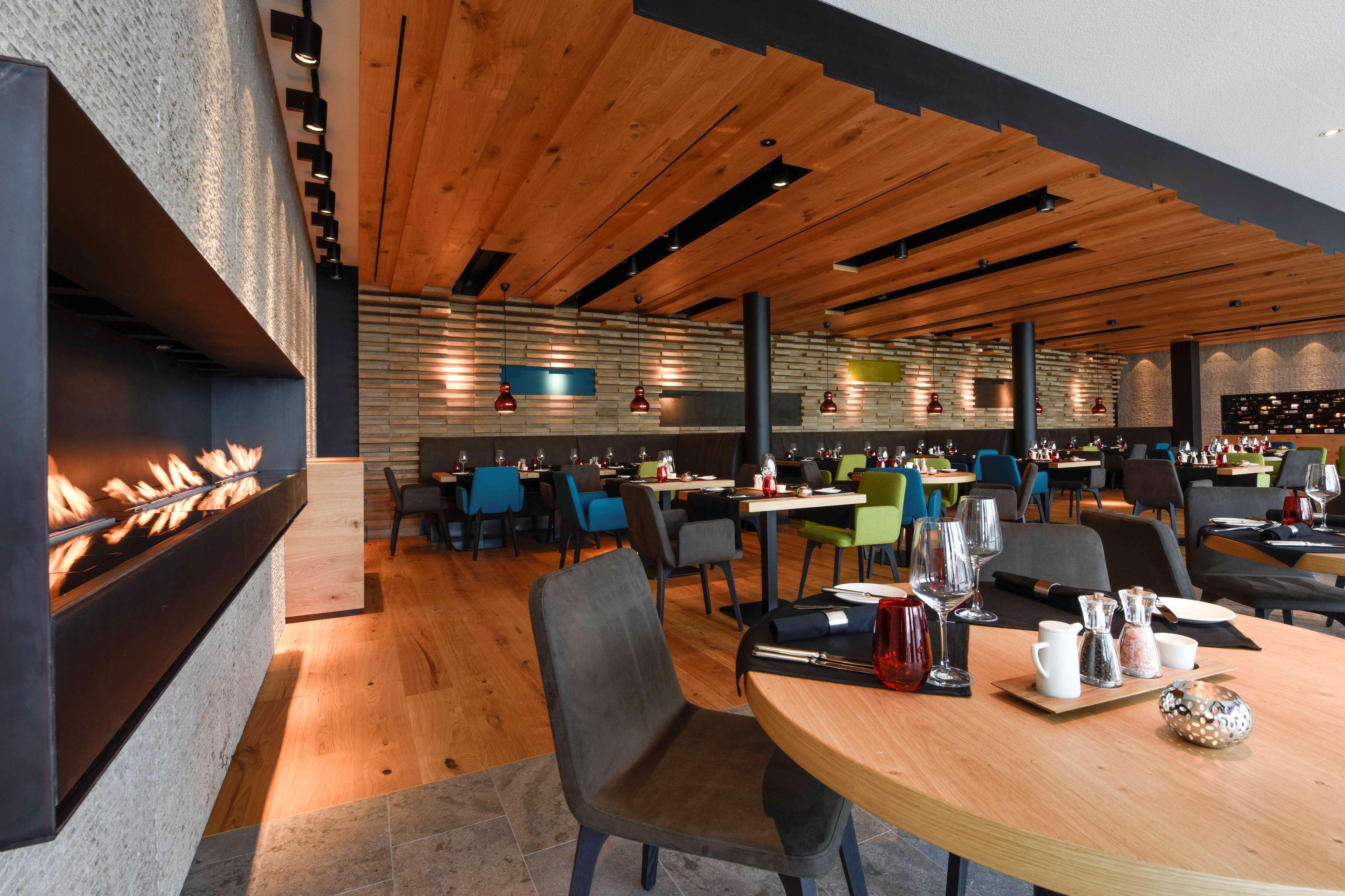 Restaurante HERMITAGE Lake Lucerne - Beach Club & Lifestyle Hotel