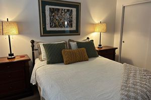 Alquiler Vacacional - Cozy townhome with backyard retreat! Minutes to wineries and downtown.
