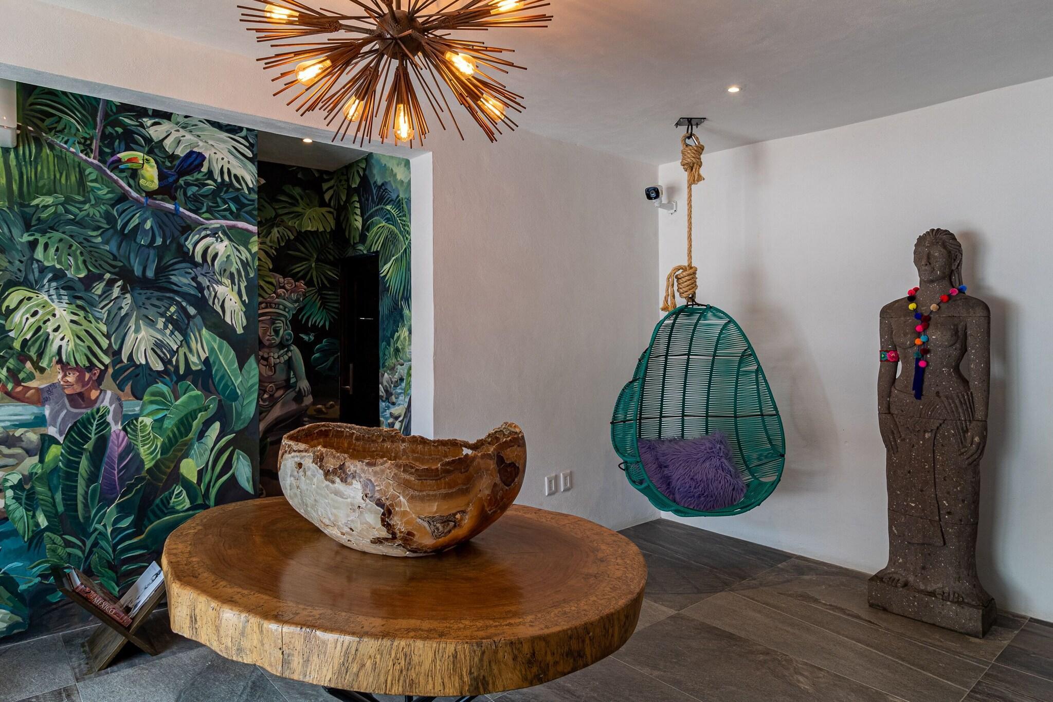 Vista Lobby Cuale Condo Retreats