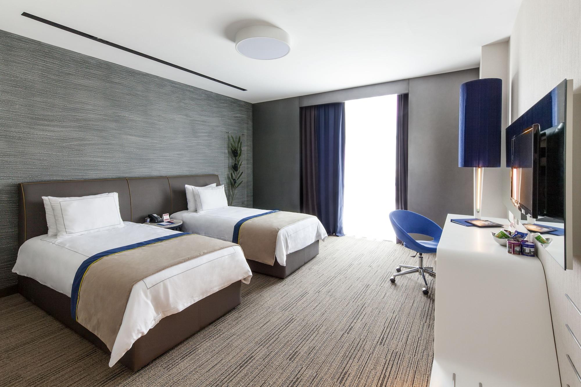 Habitación Ramada Hotel & Suites by Wyndham Izmir Kemalpasa