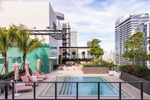 Alojamiento - The Crosby Miami Worldcenter