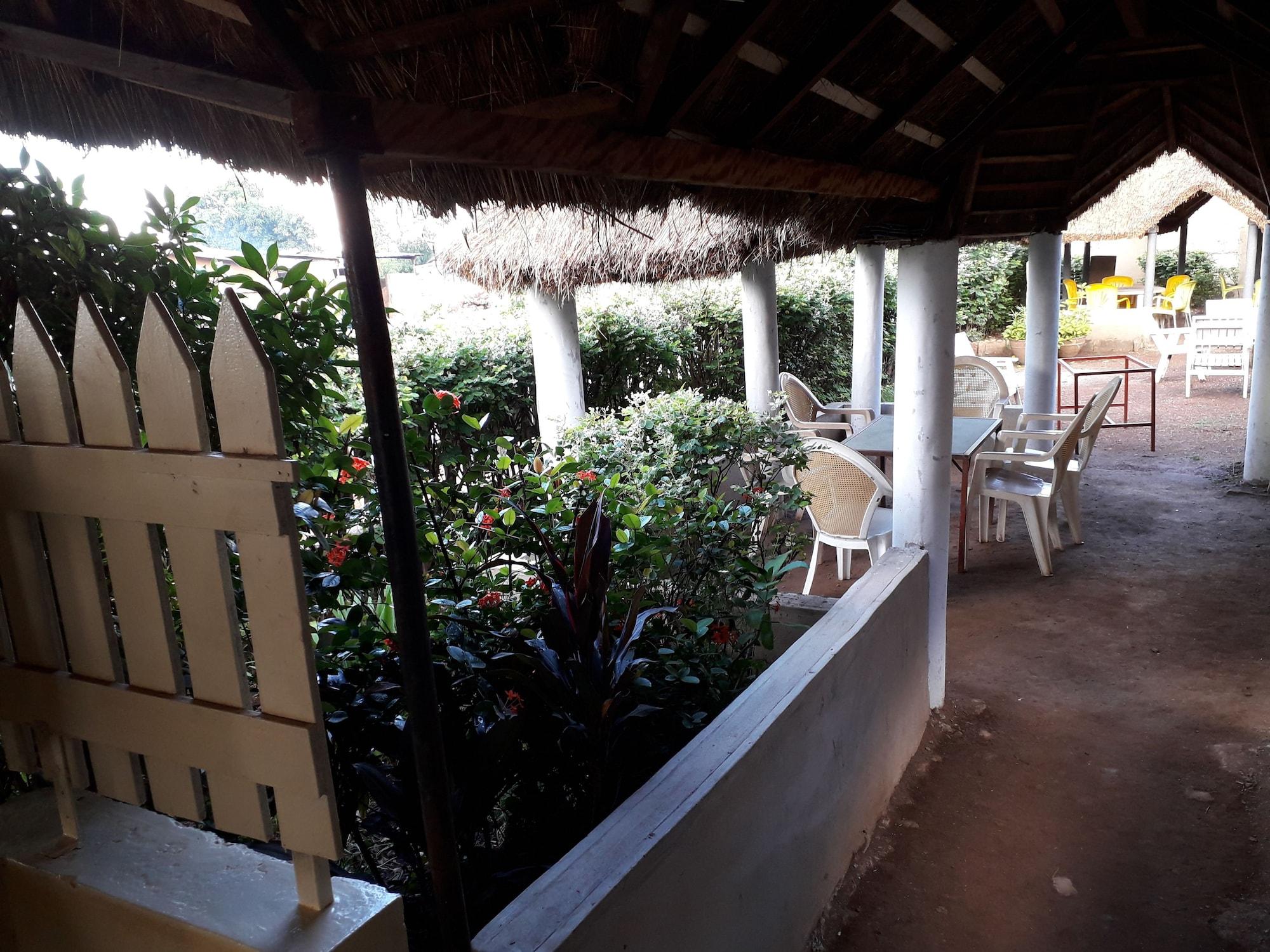 Vista Exterior Hotel Non-Stop