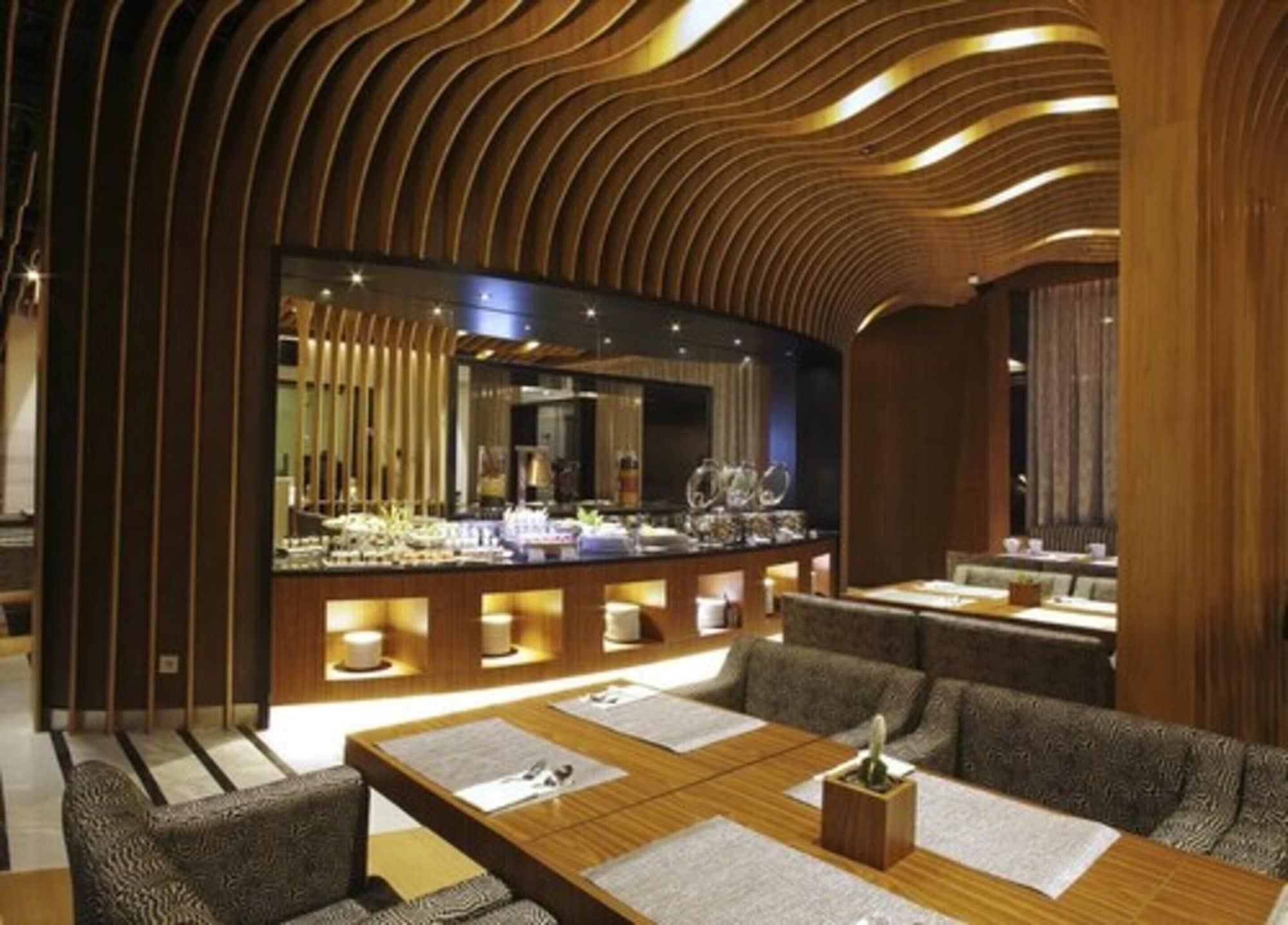 Restaurant Brits Hotel Karawang