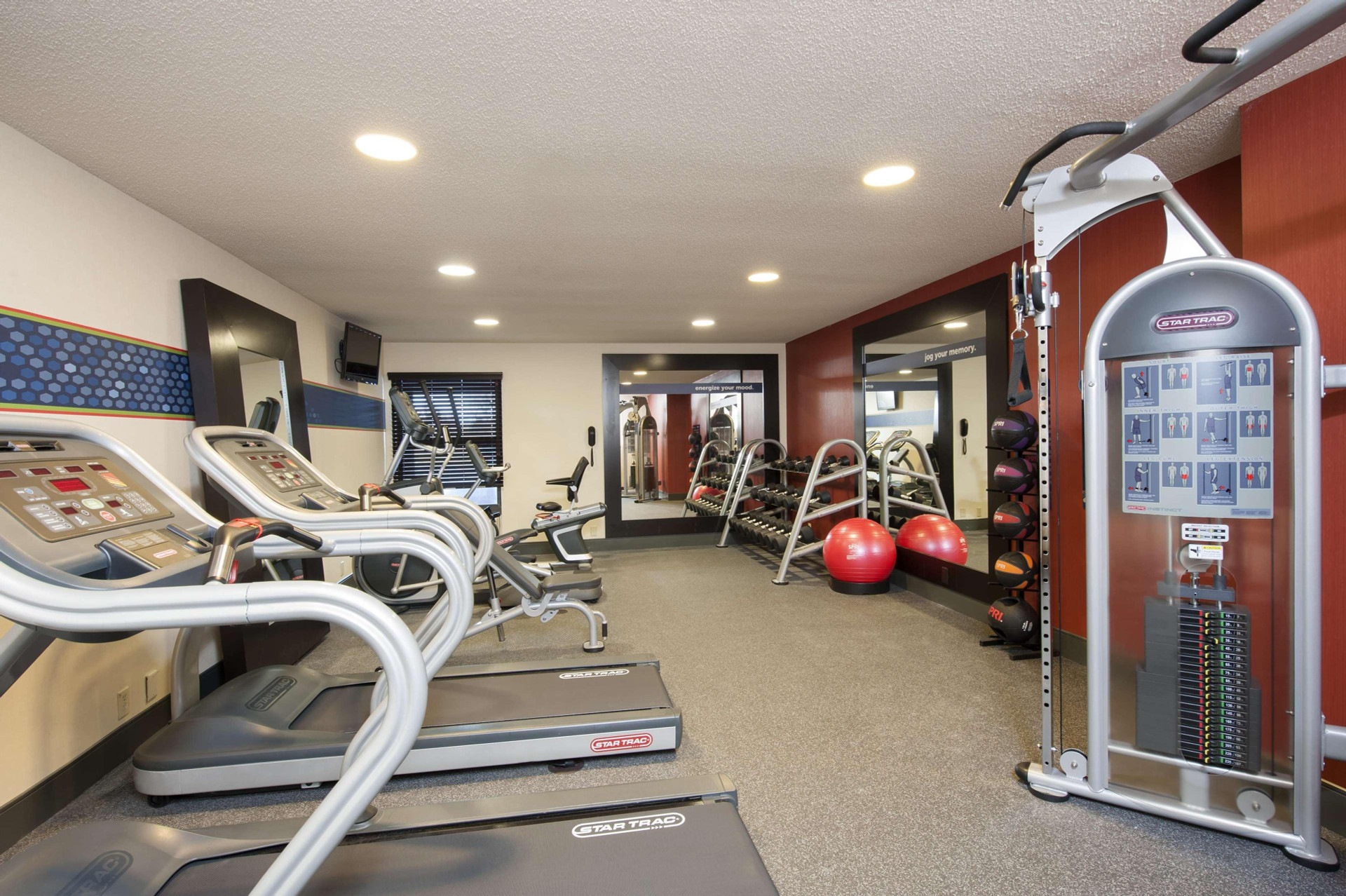 Gimnasio Hampton Inn Muskegon