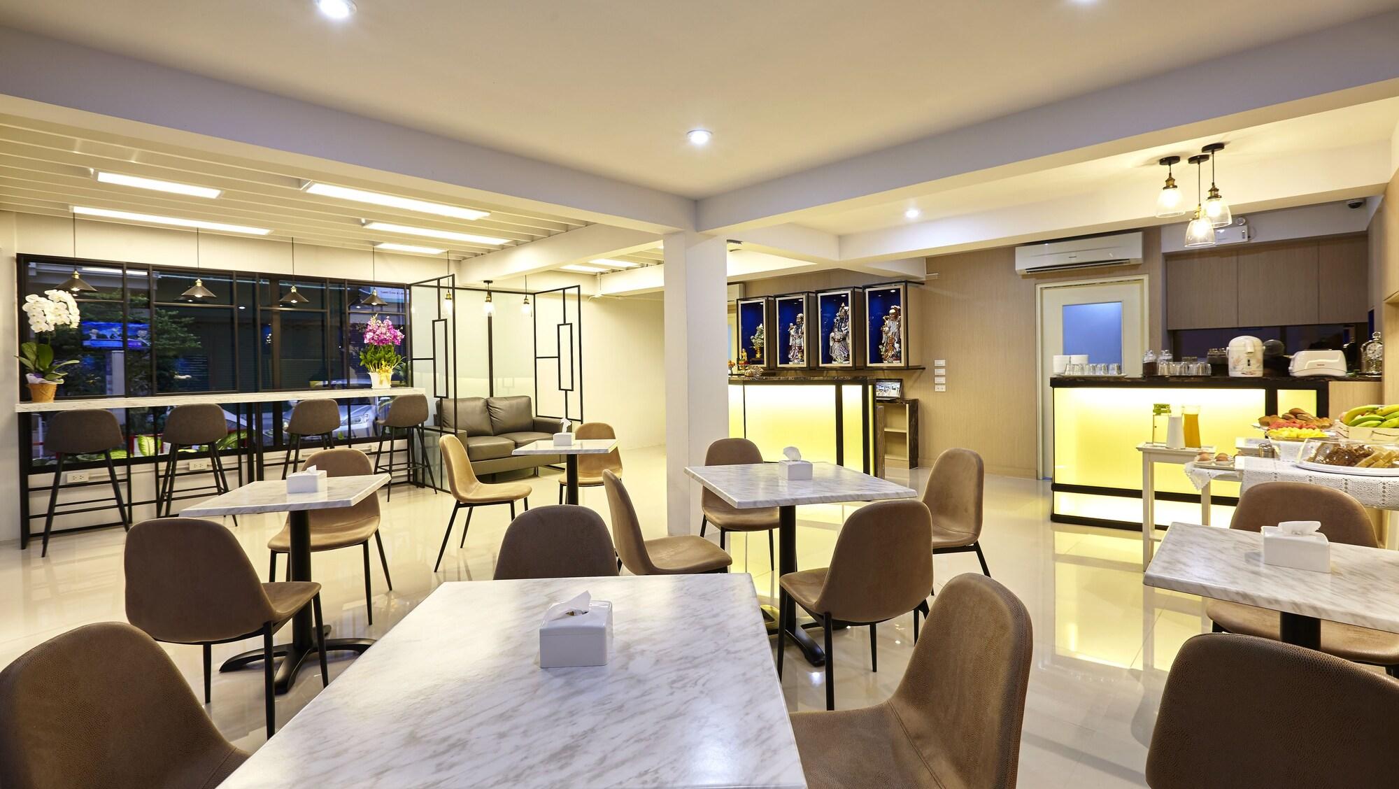 Restaurant Le Bonheur Poshtel - Hostel