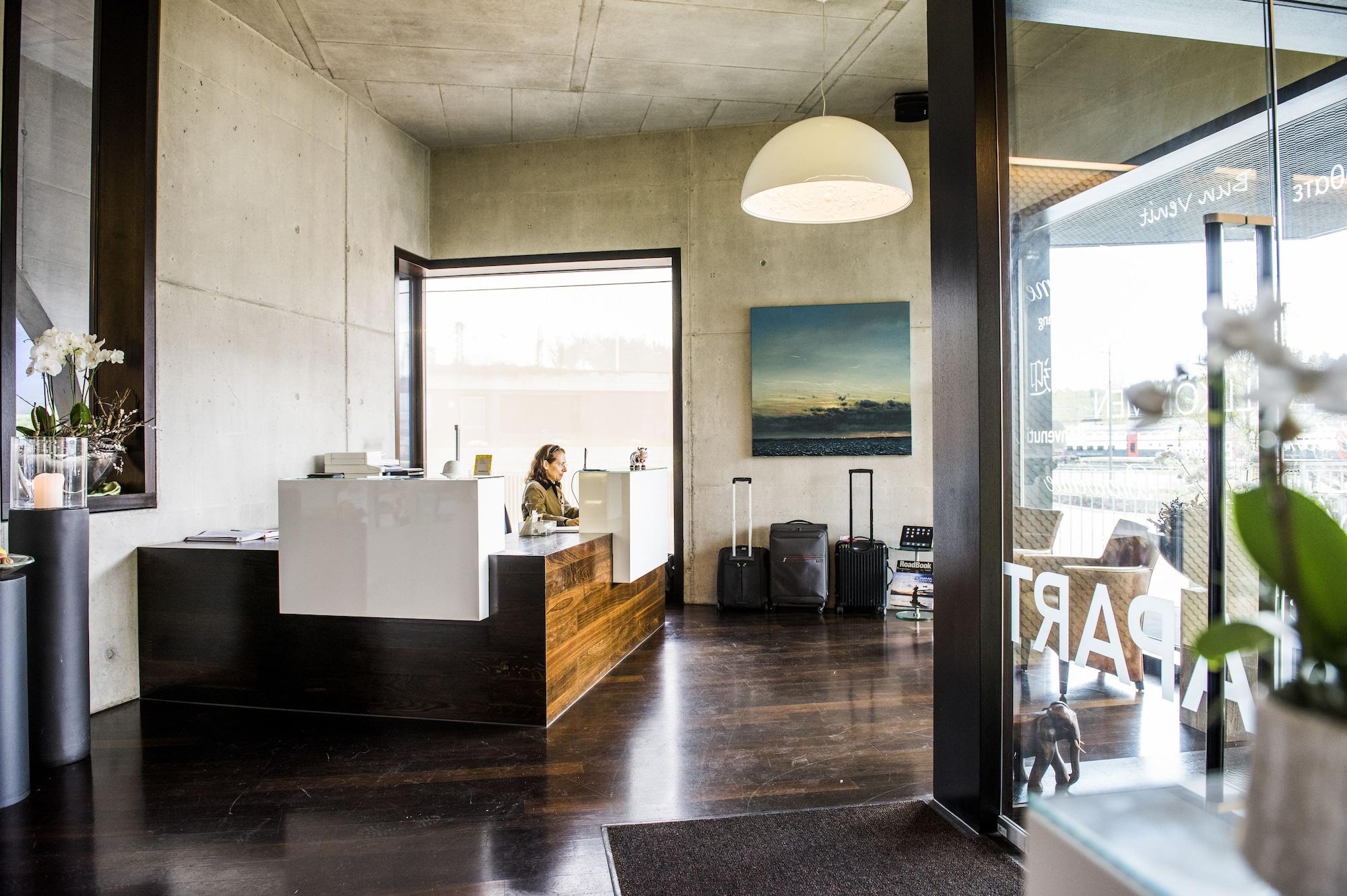 Vista Lobby Hotel APART Welcoming I Urban Feel I Design