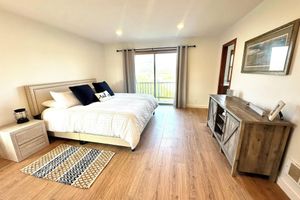 Alquiler Vacacional - BEACH FRONT Property, 2 King Beds, Pool Table, Completely Remodeled Interior!